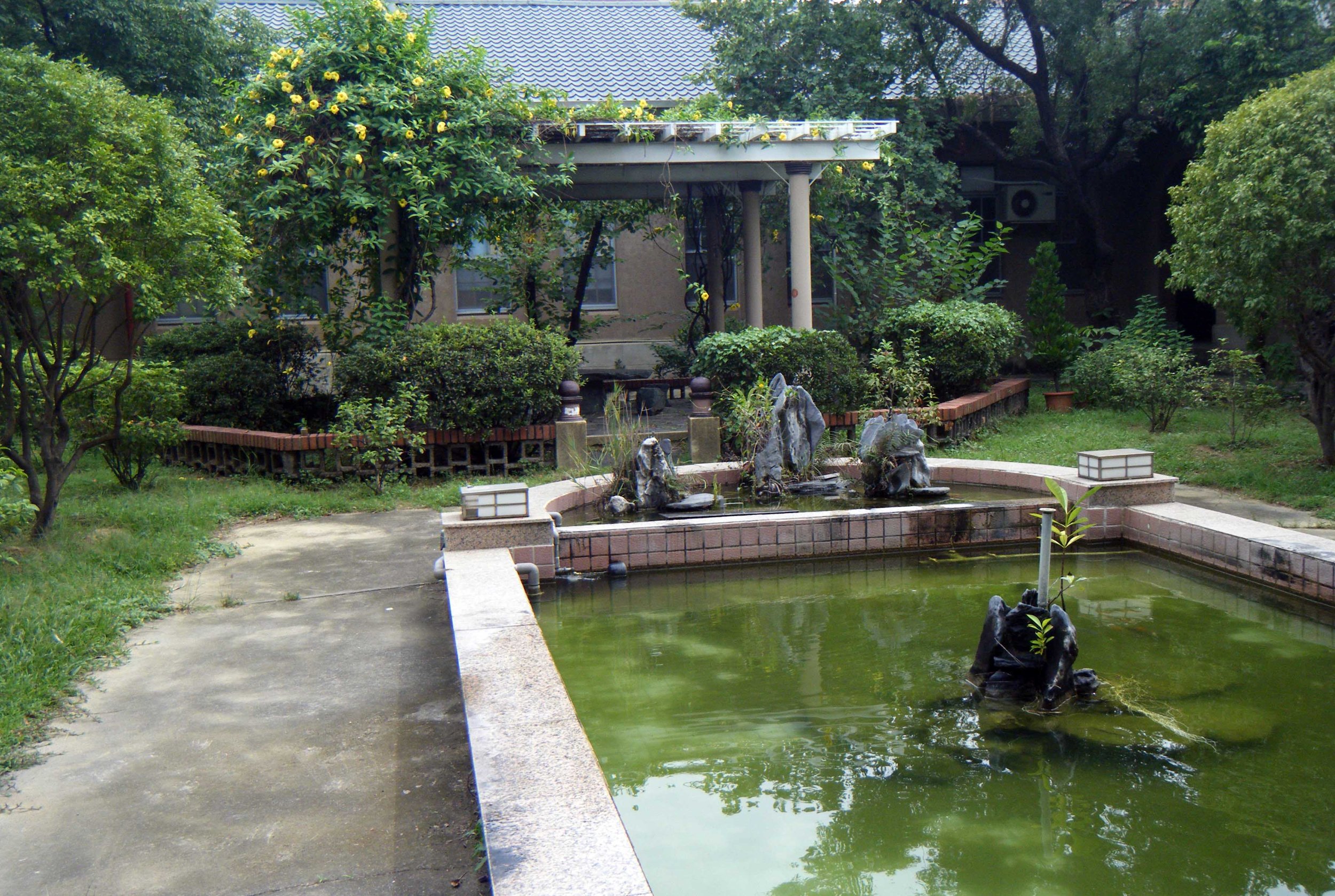Japanese garden CK Uni.jpg
