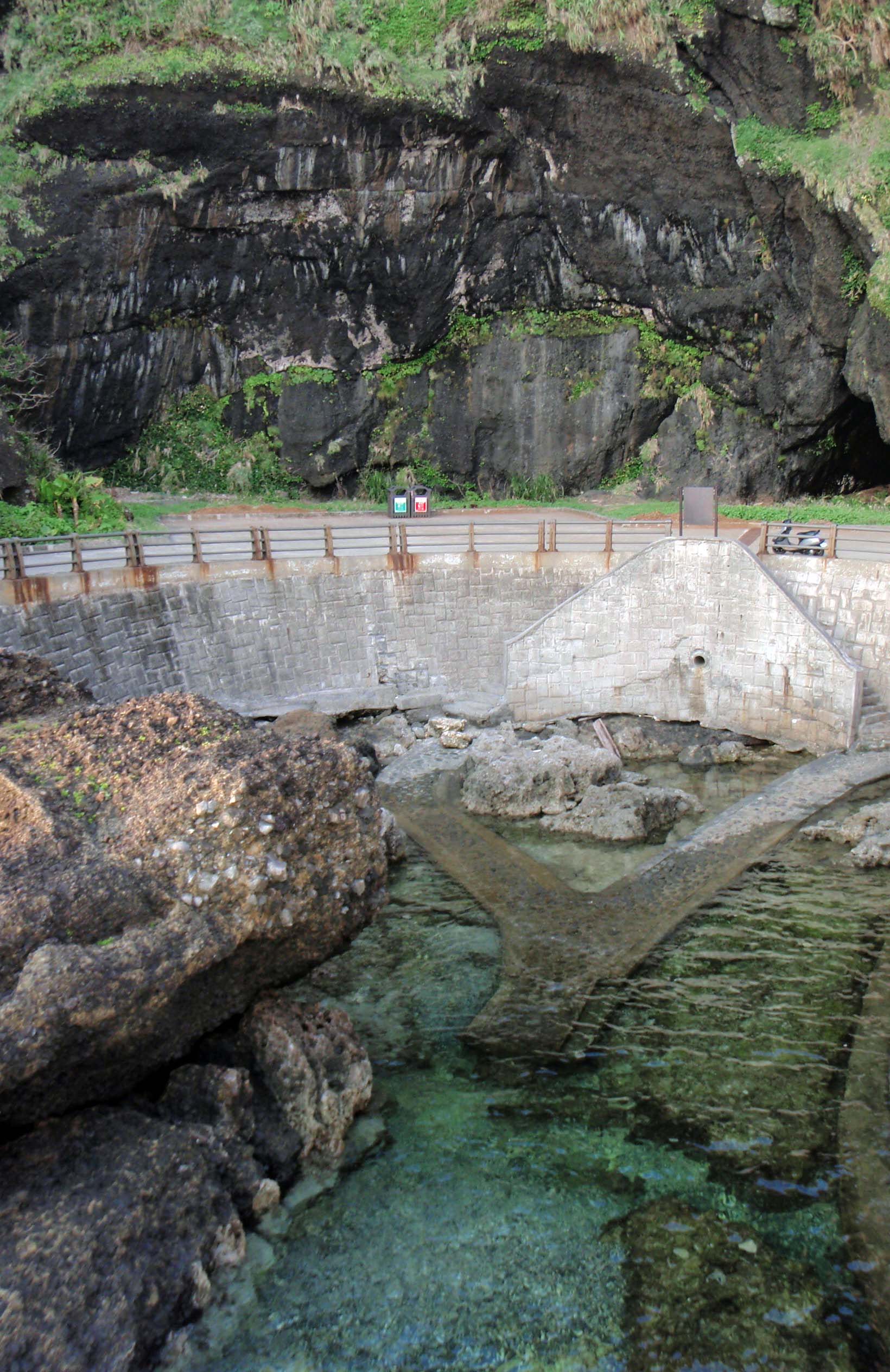 Lyudao grotto.jpg