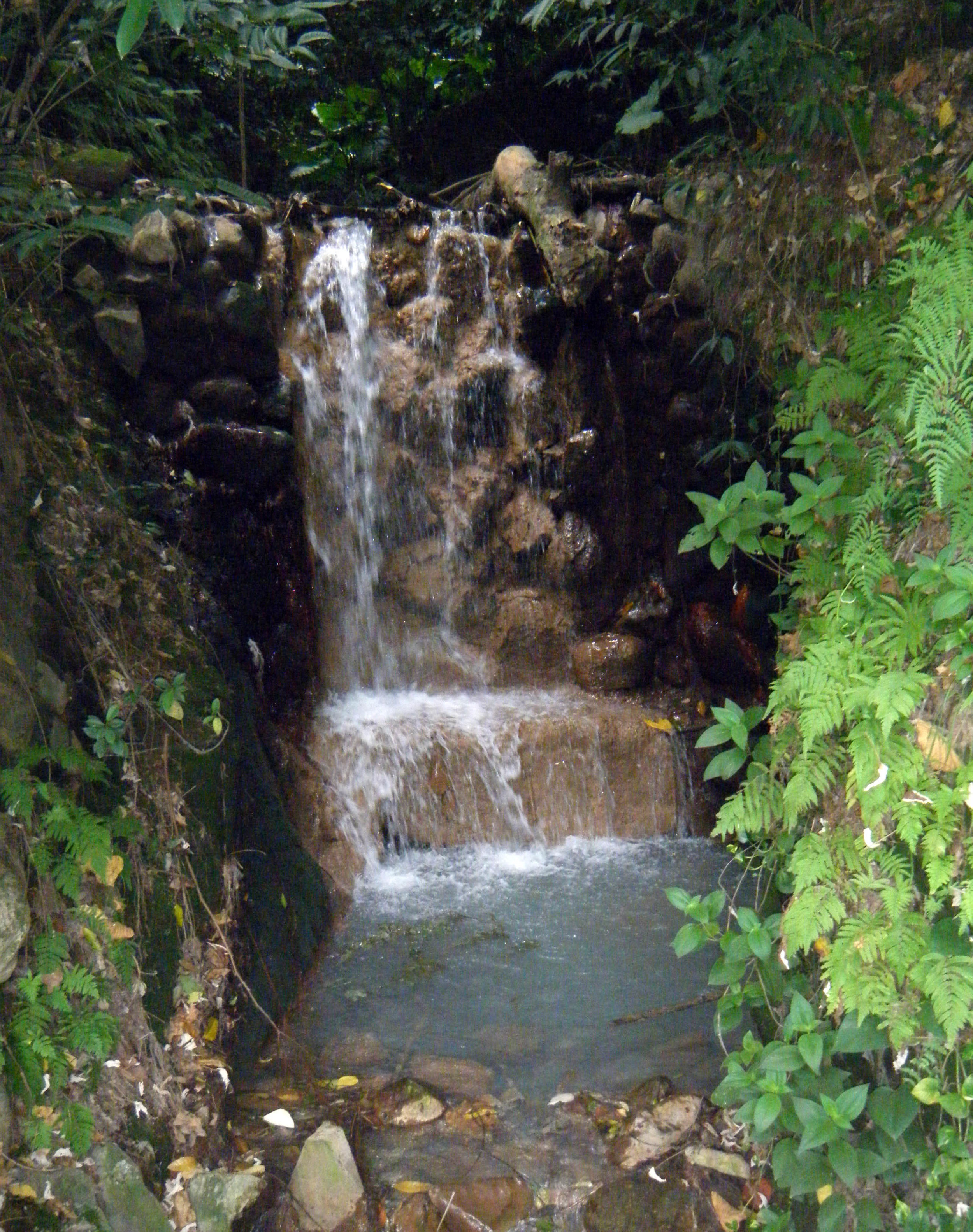 Beitou waterfall.jpg