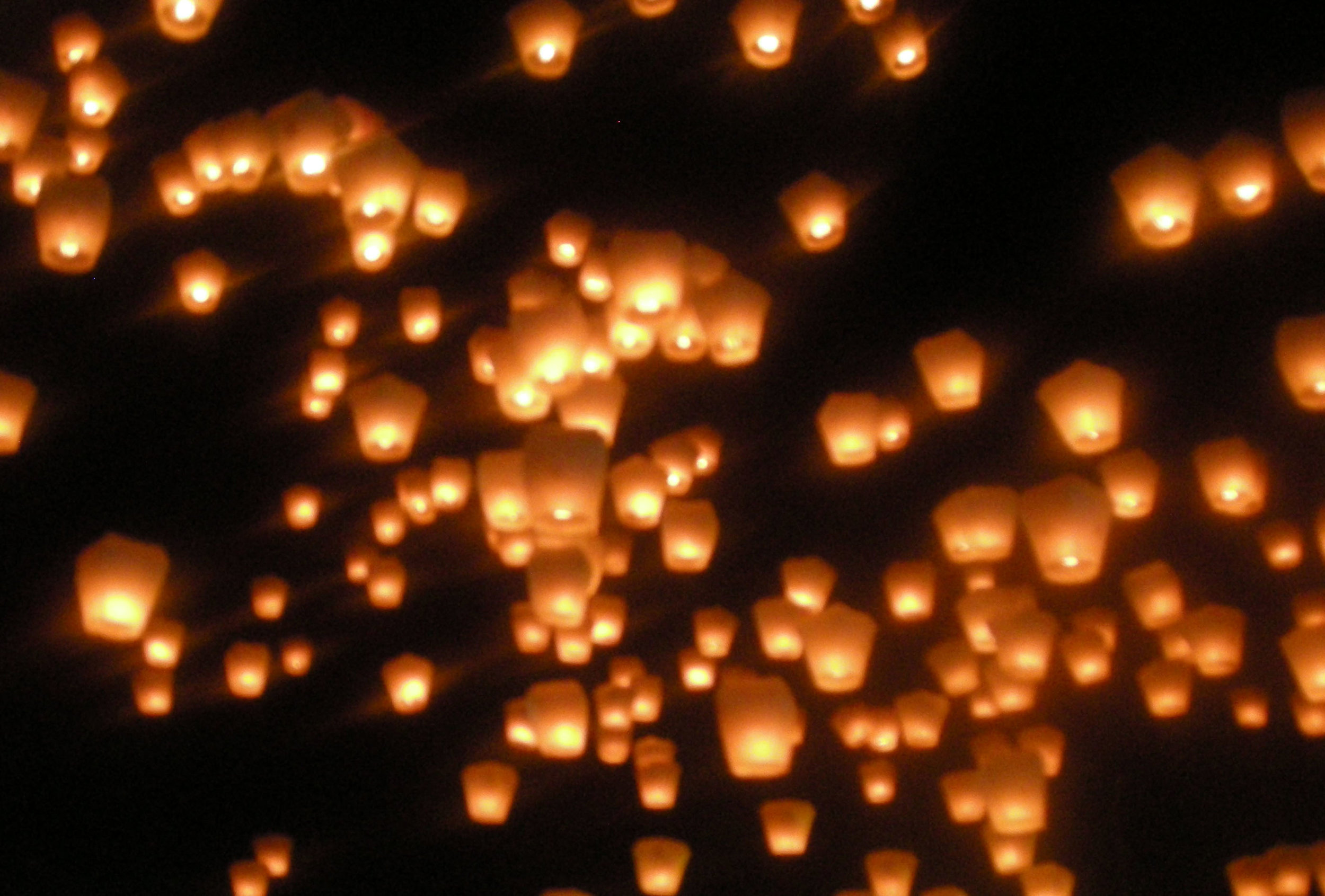 releasing the lanterns 2.jpg