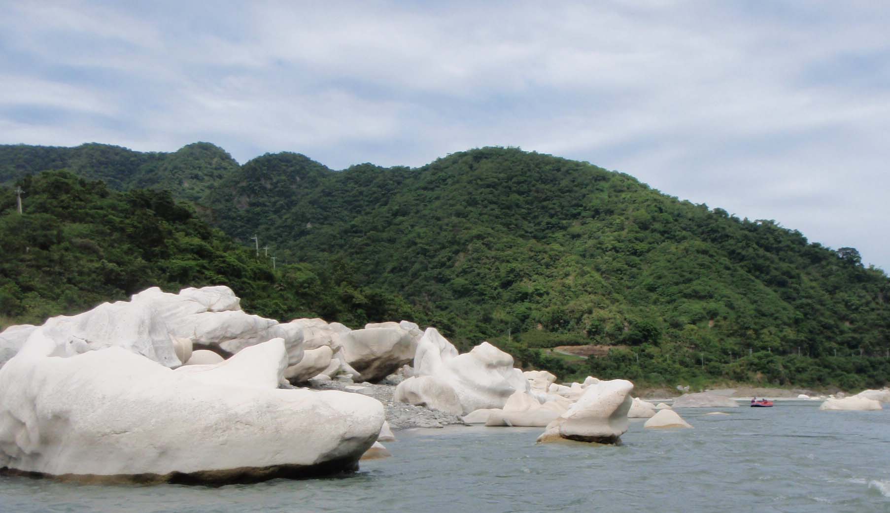 Hsiaoguluan boulders.jpg