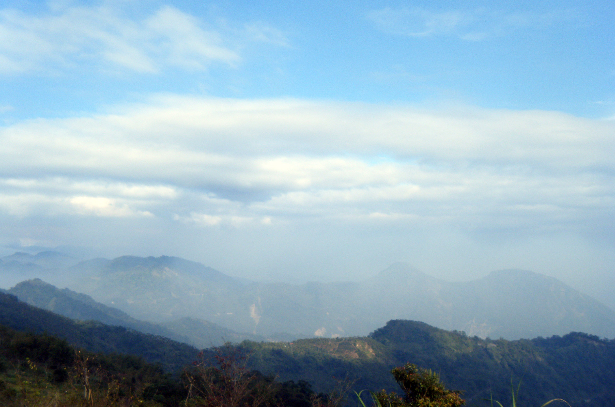 Taiwan mountains 2013.jpg