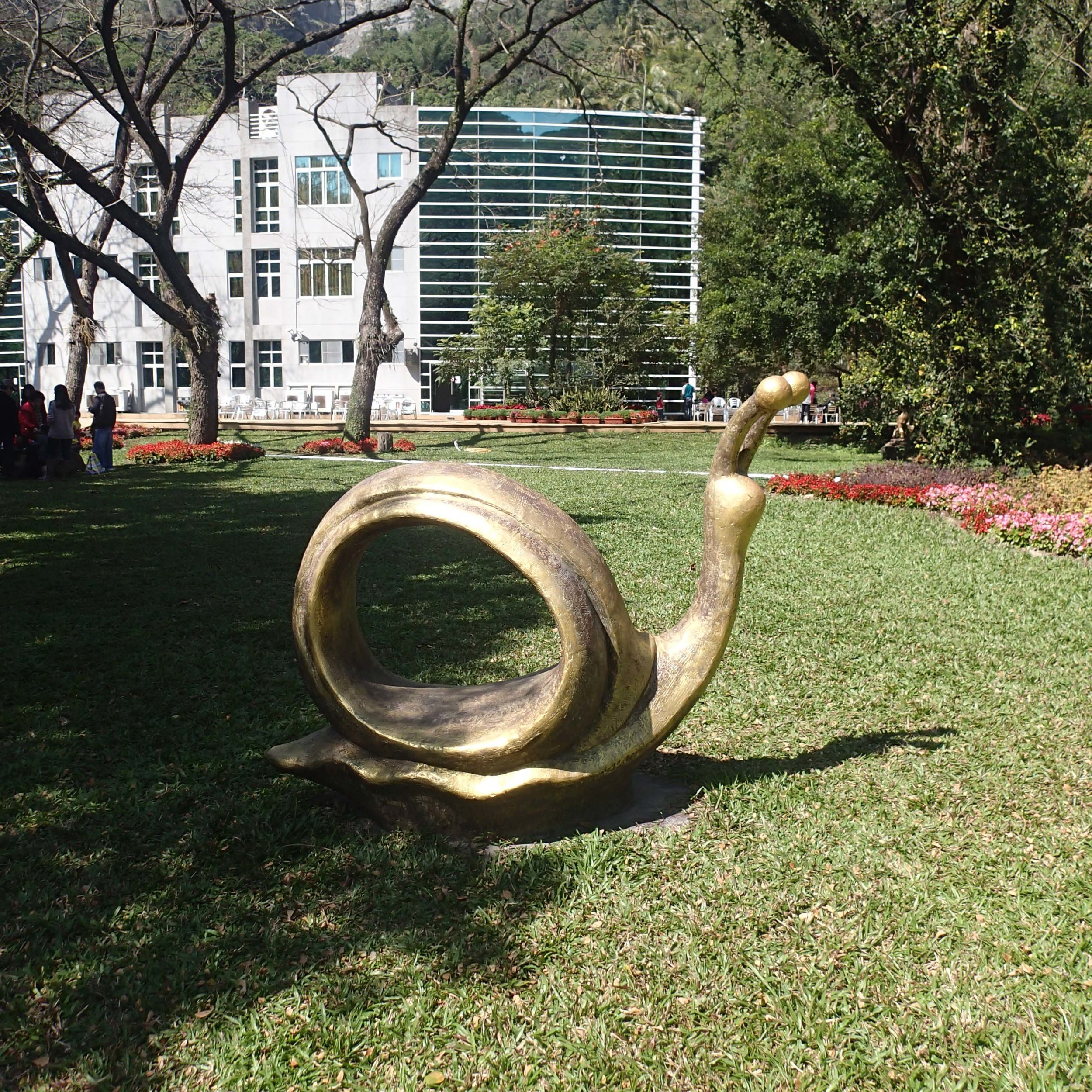snail statue.jpg