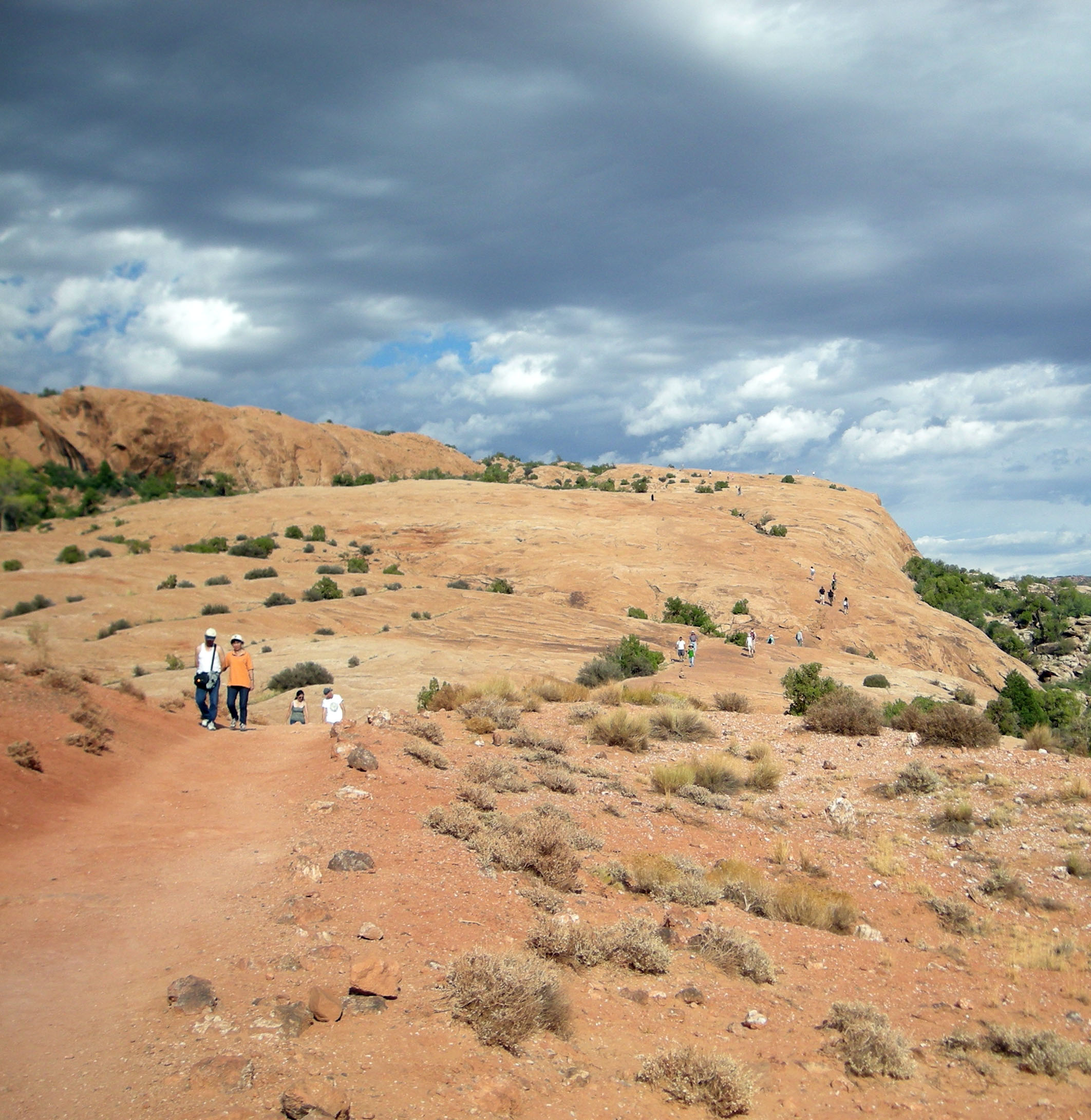 Delicate Arch trail.jpg