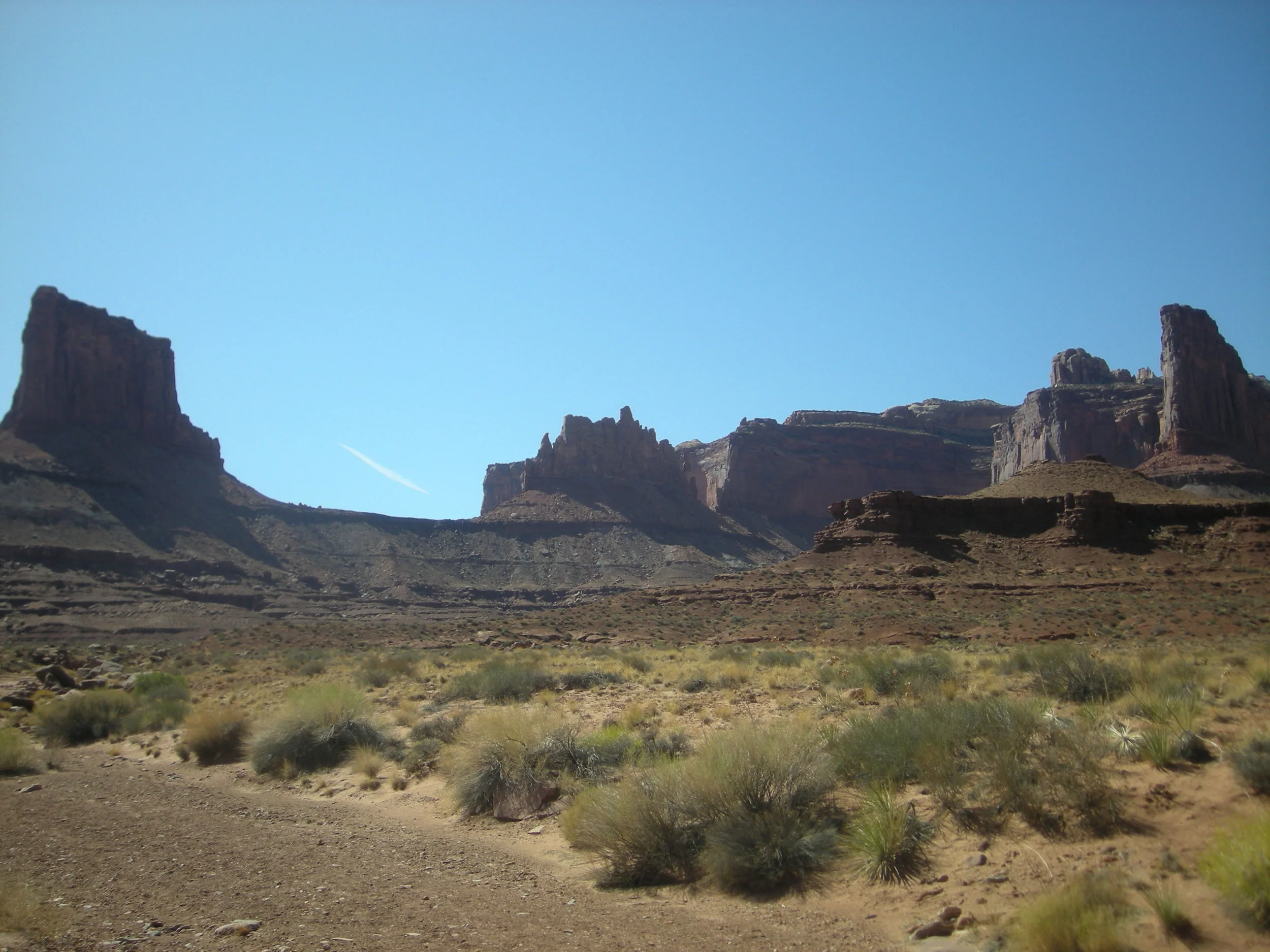 Lathrop trail Canyonlands.jpg