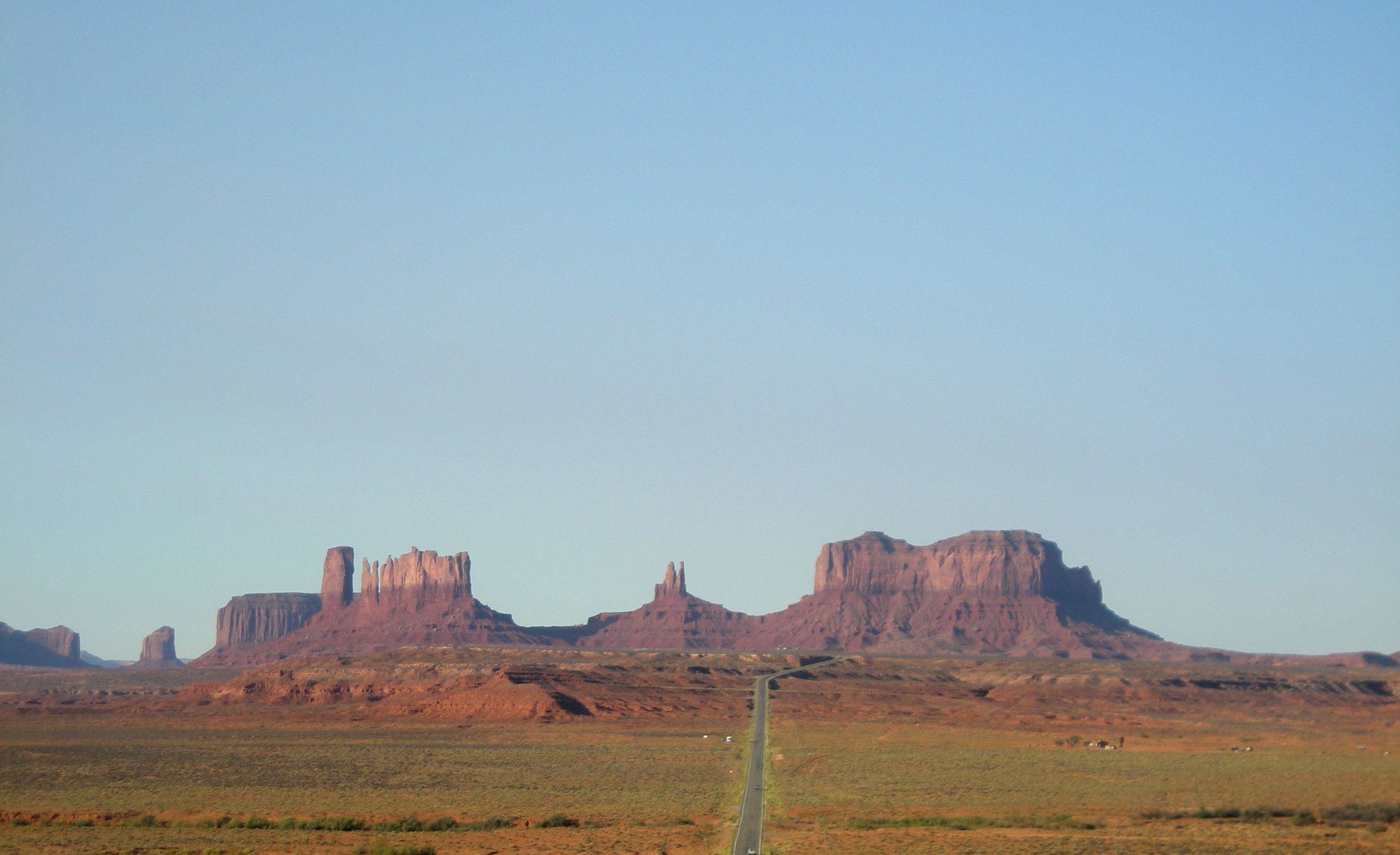 the road to Monument Valley.jpg