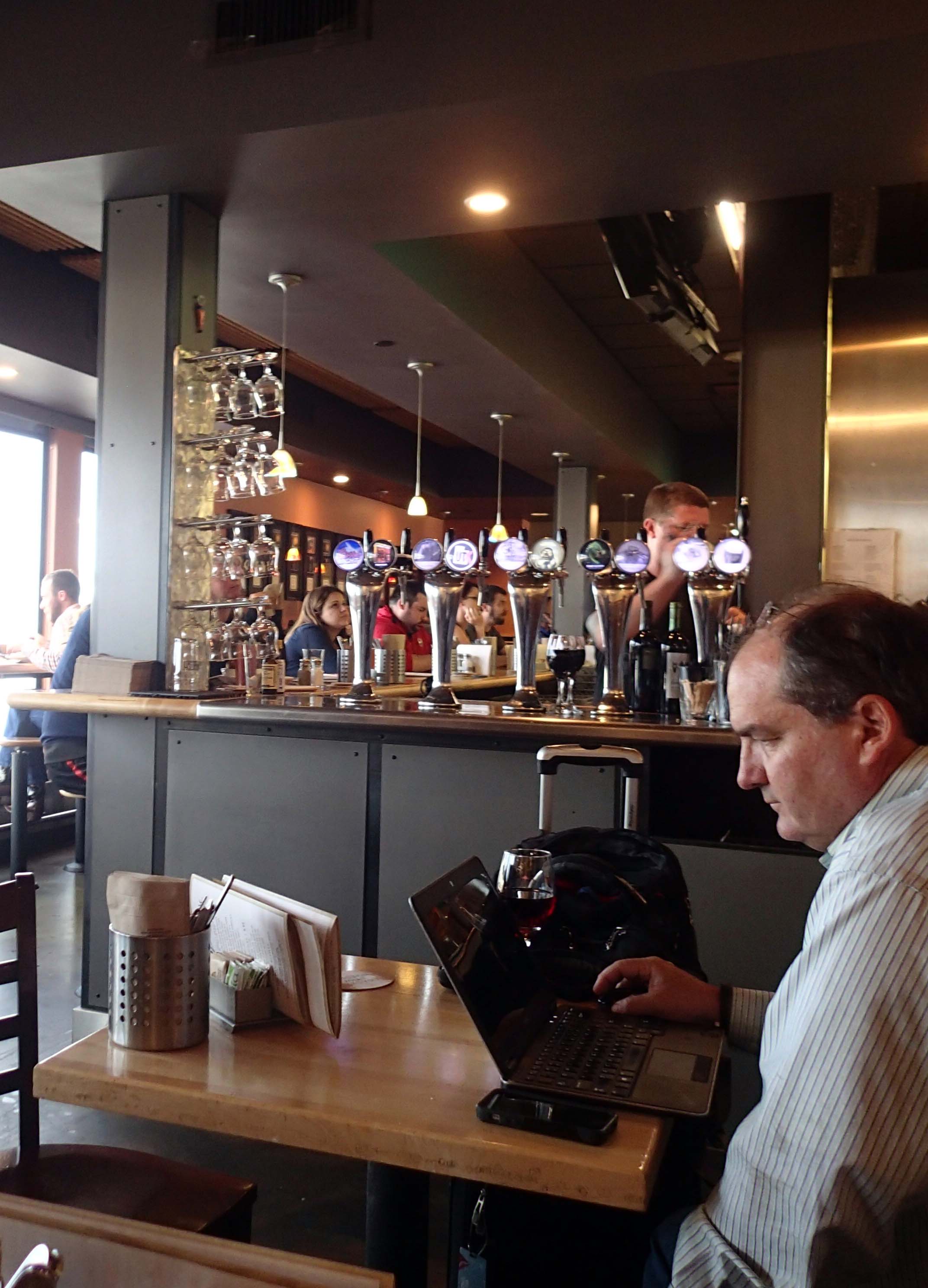 Squatter's Pub in airport.jpg