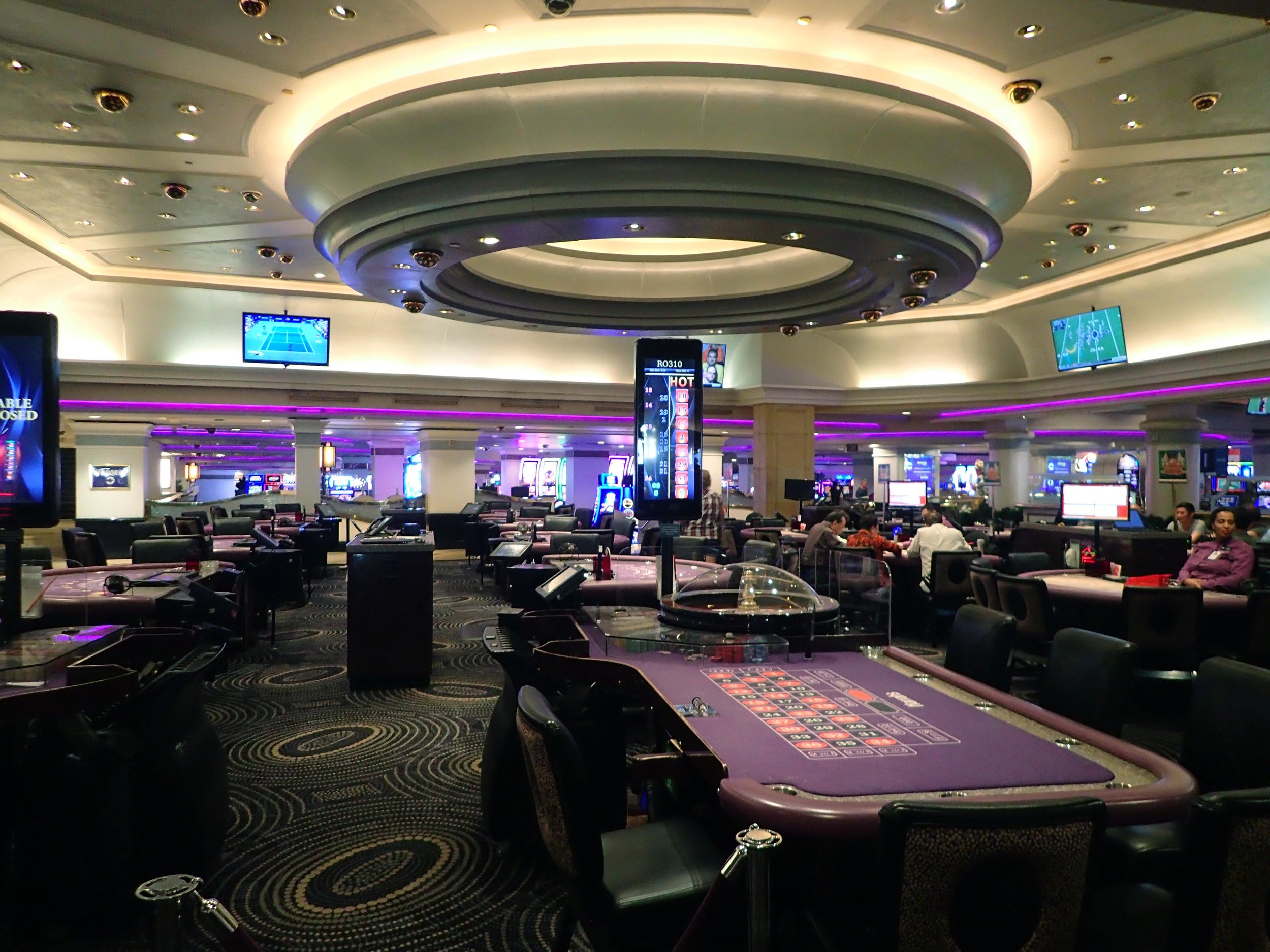 Harrah's gaming tables.jpg