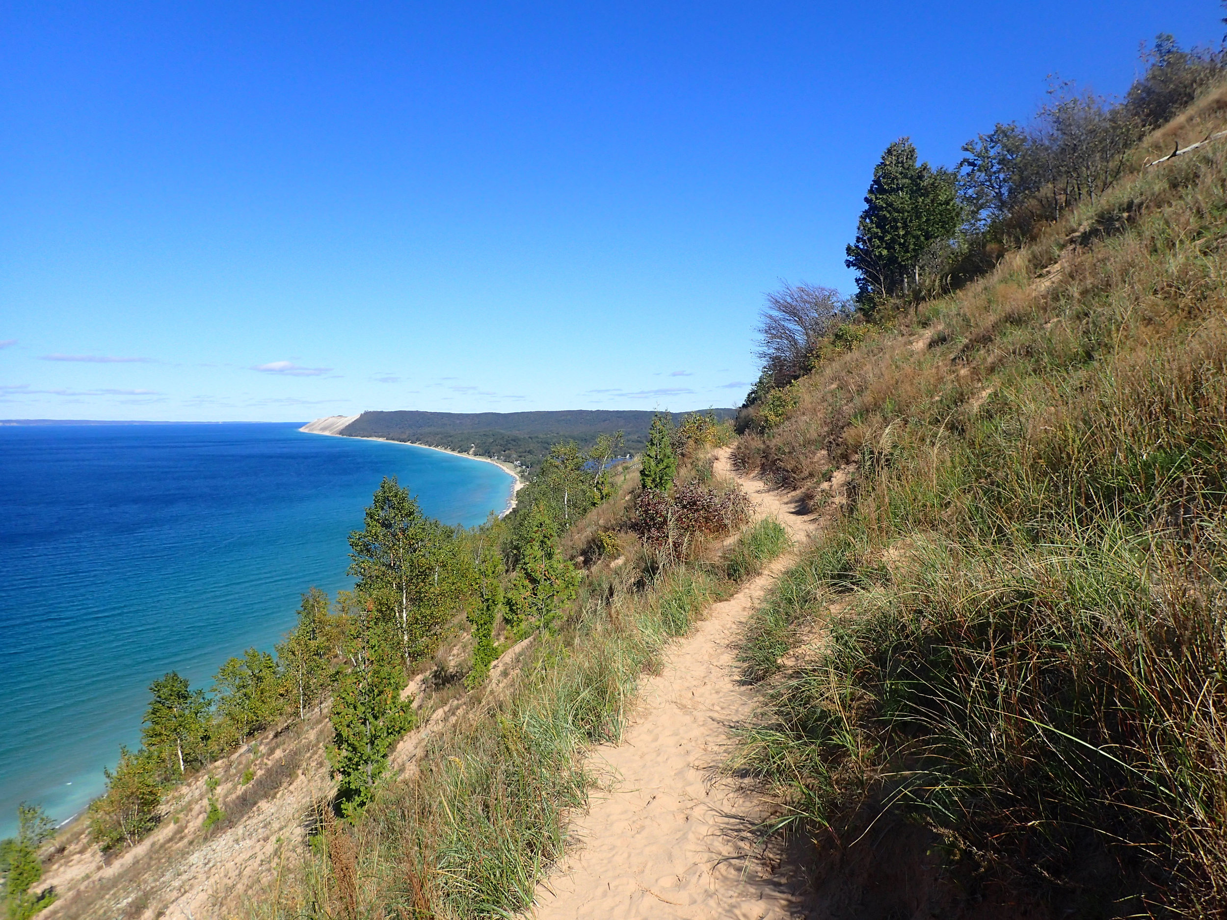 bluffs trail.jpg