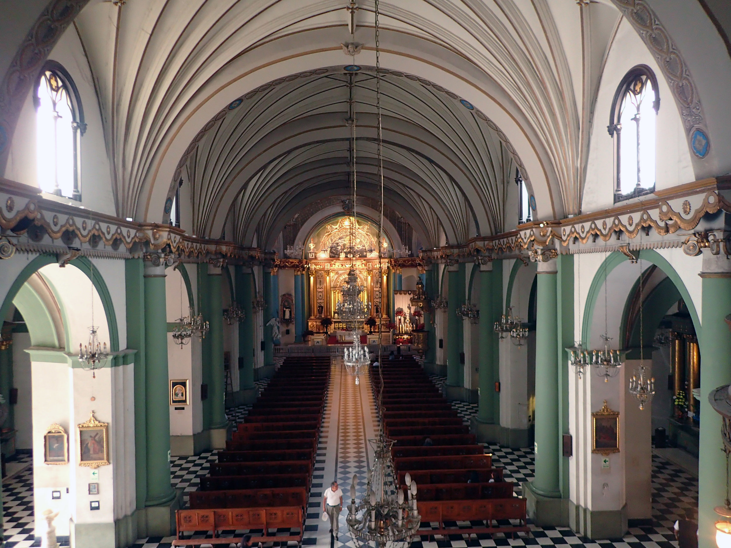 Santo Domingo's nave.jpg