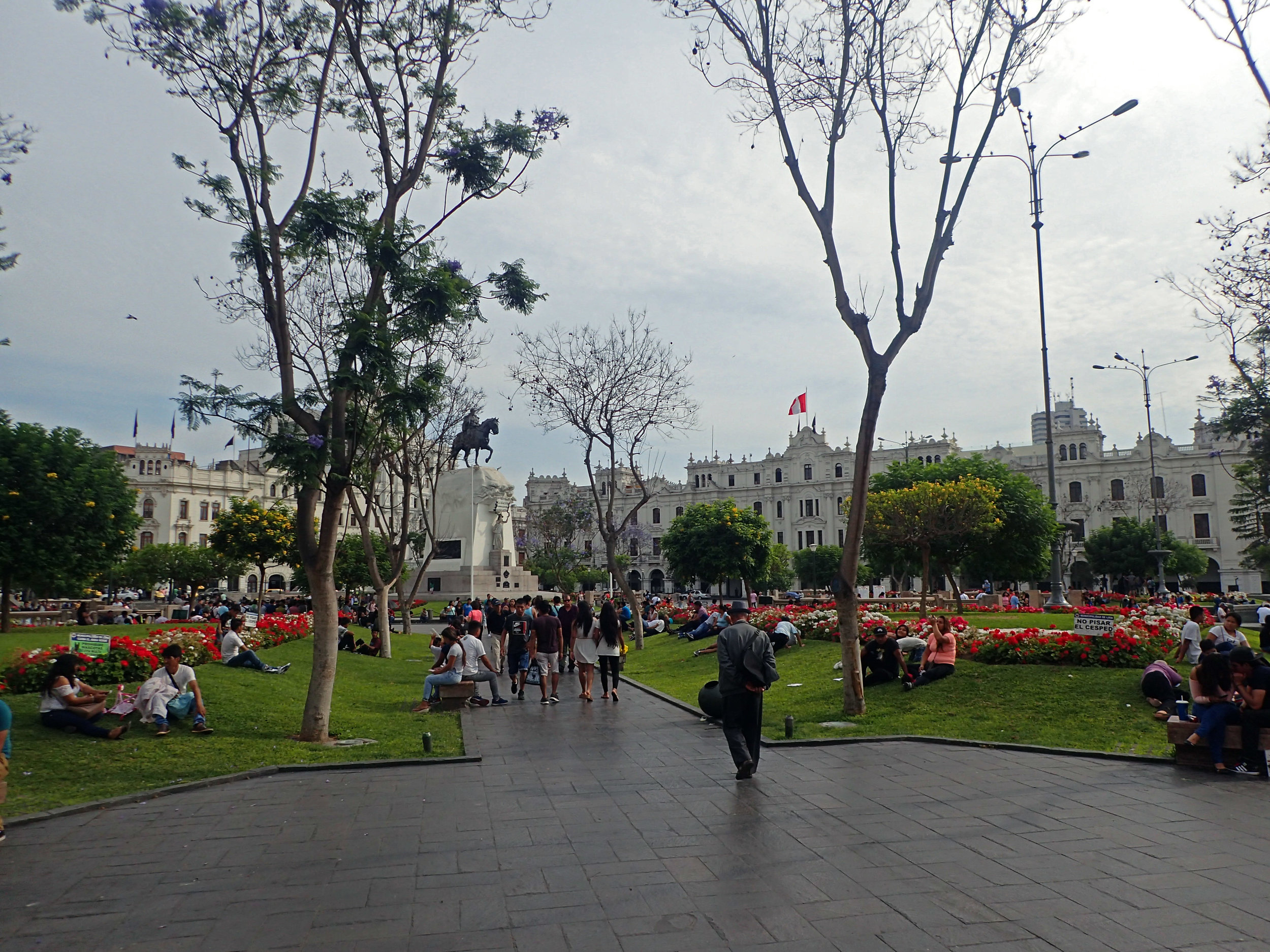 balmy Sunday in Lima.jpg