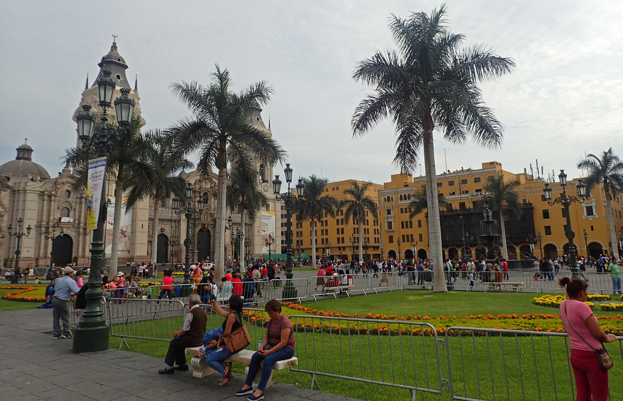 back to Plaza de Armas.jpg