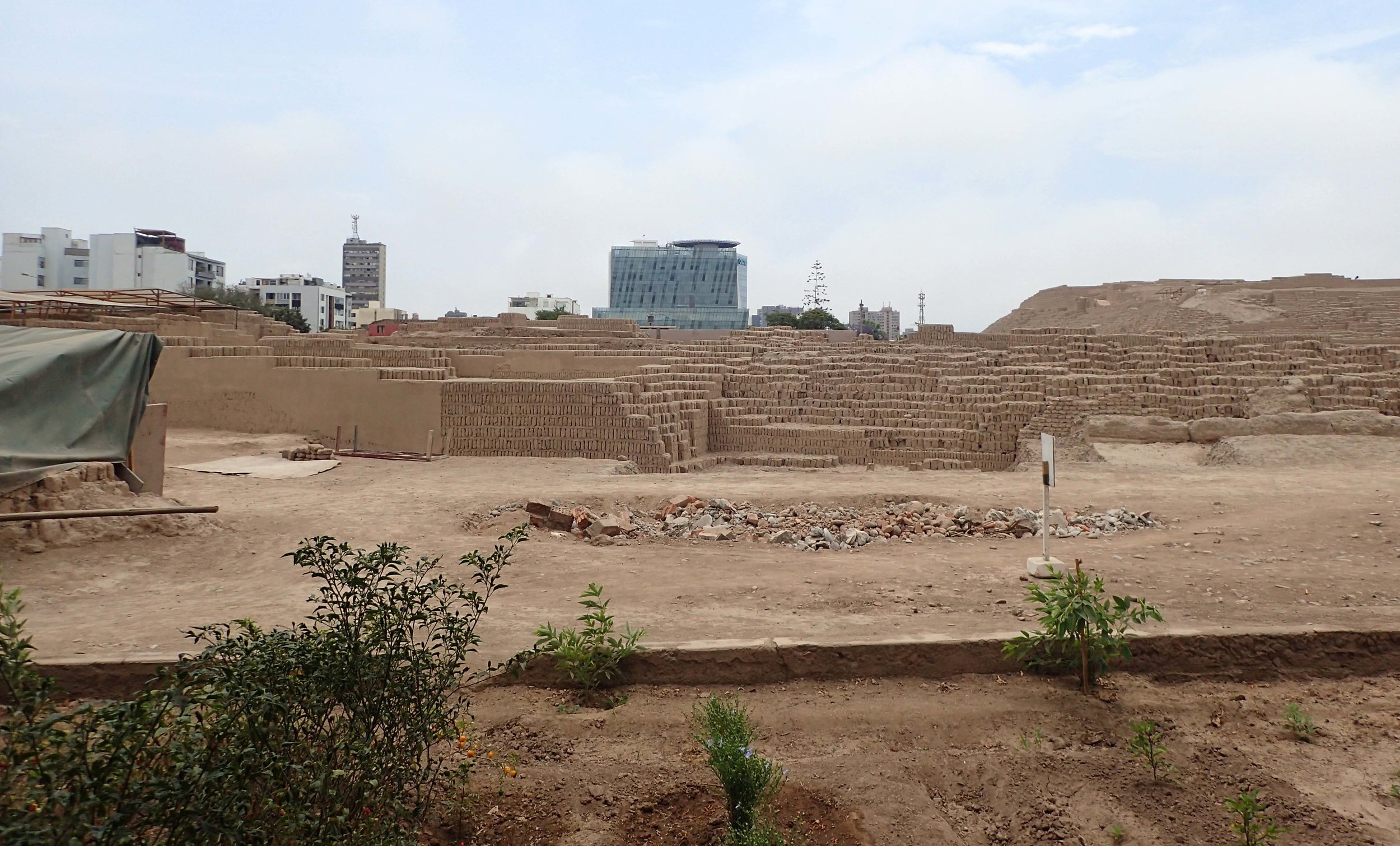 Wari ruins and skyscrapers.jpg