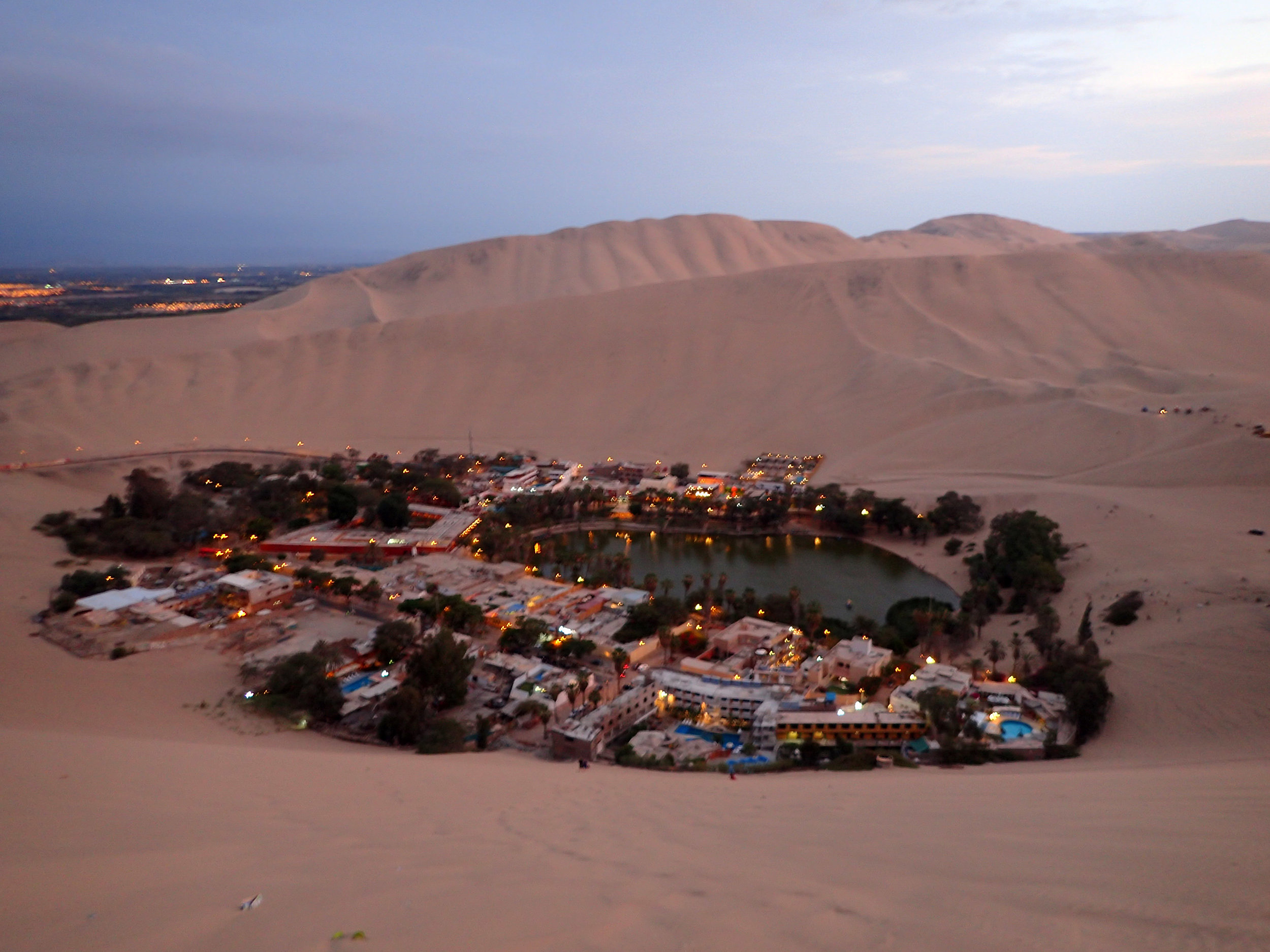 Huacachina at sunset.jpg