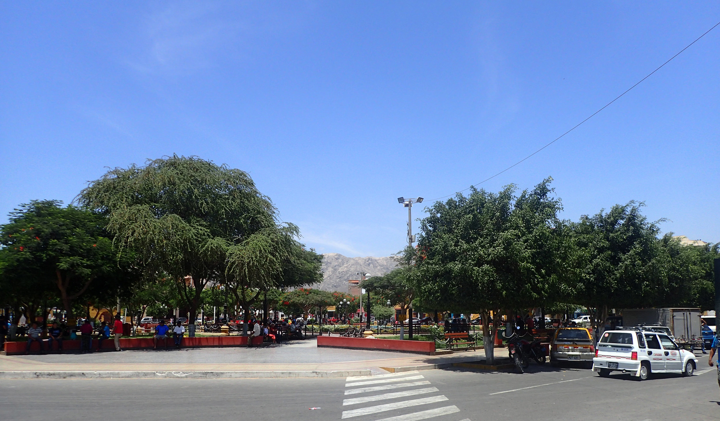Nazca main plaza.jpg