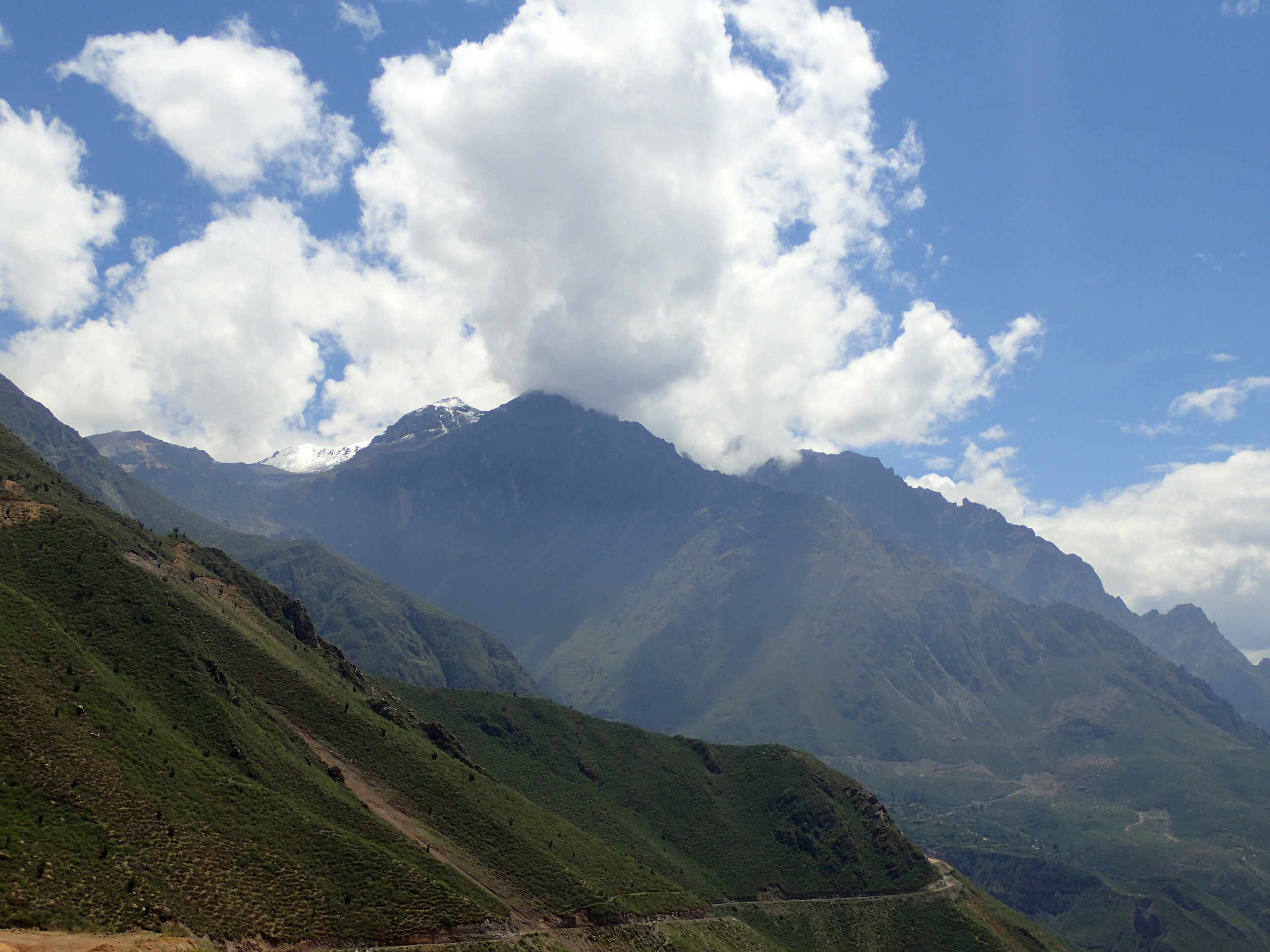 snow at 6000m.jpg