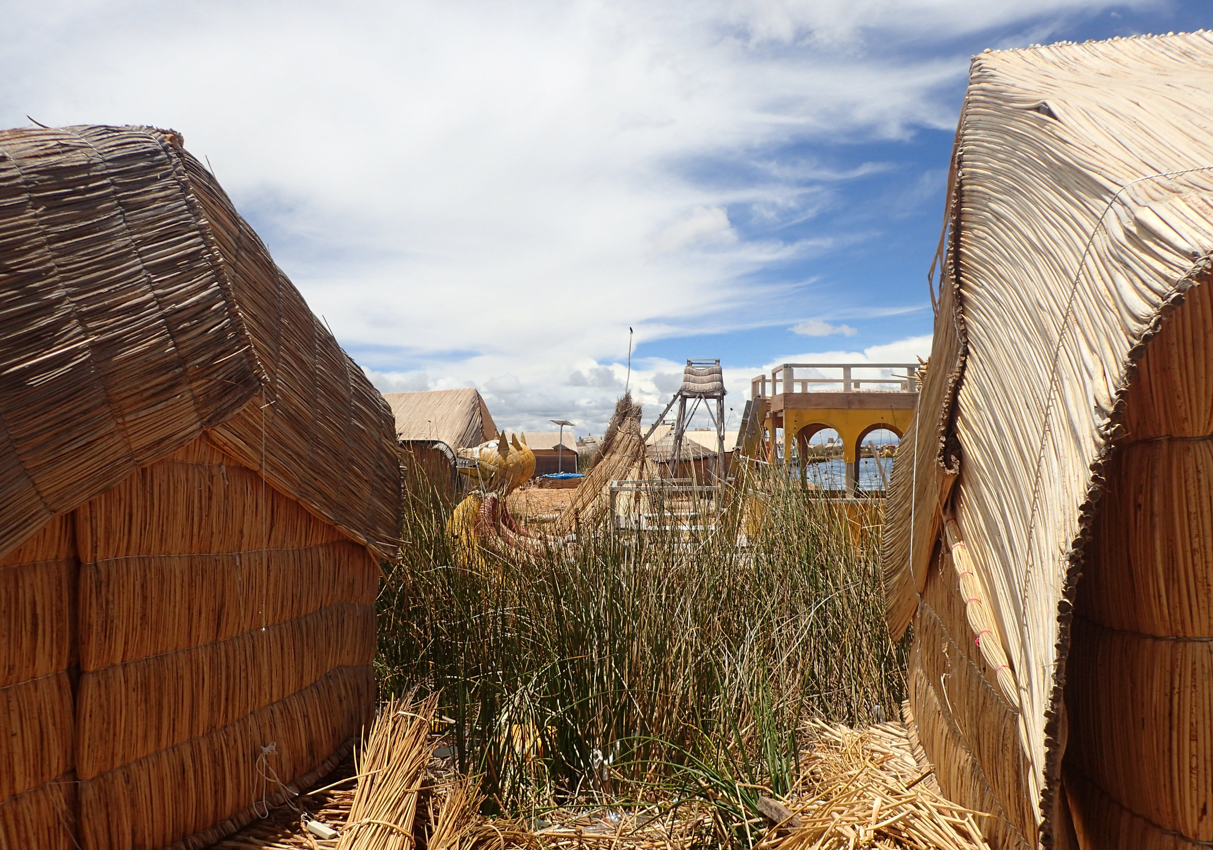 Islas de Uros island 2.jpg