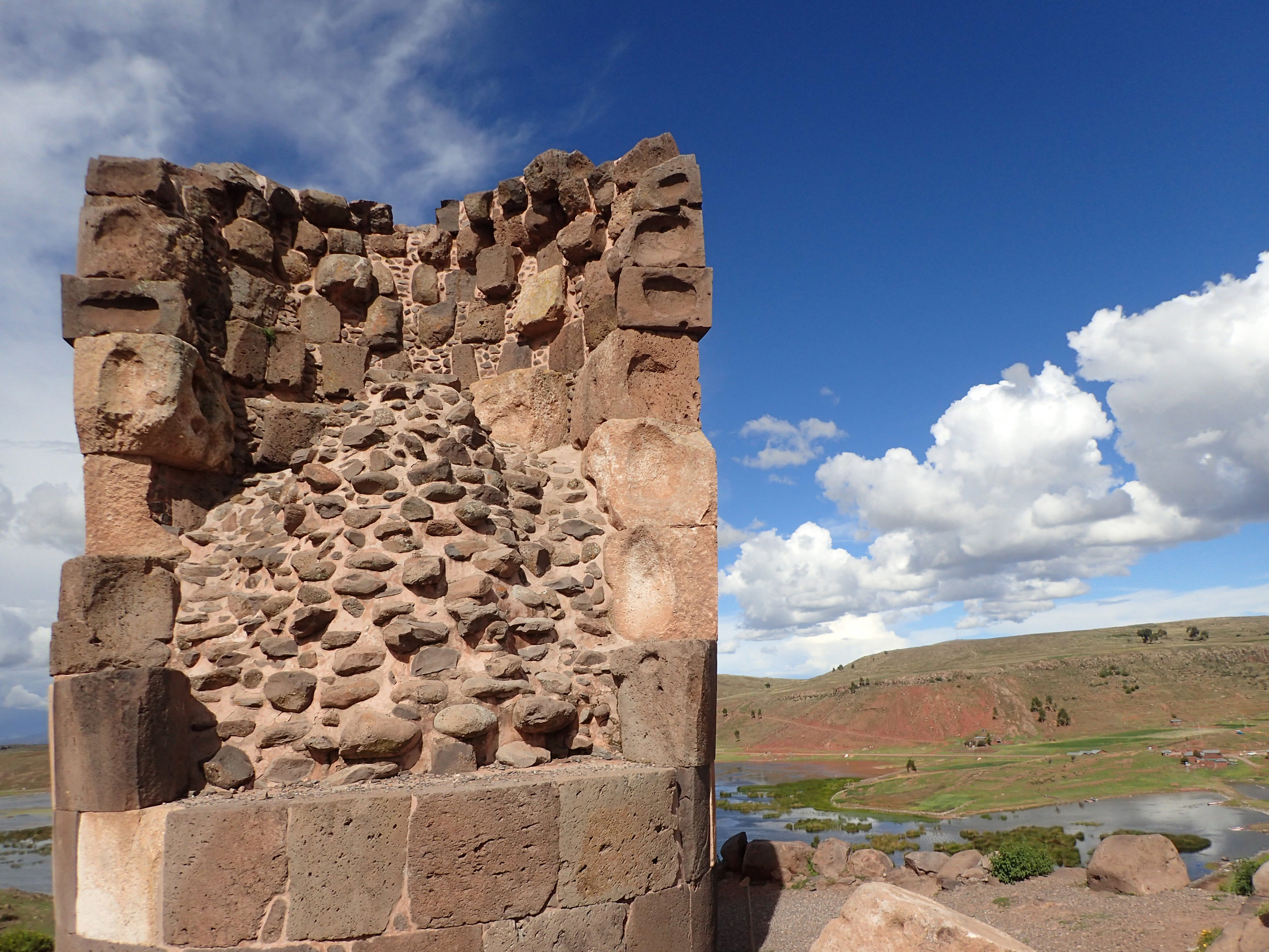 Sillustani ruins.jpg