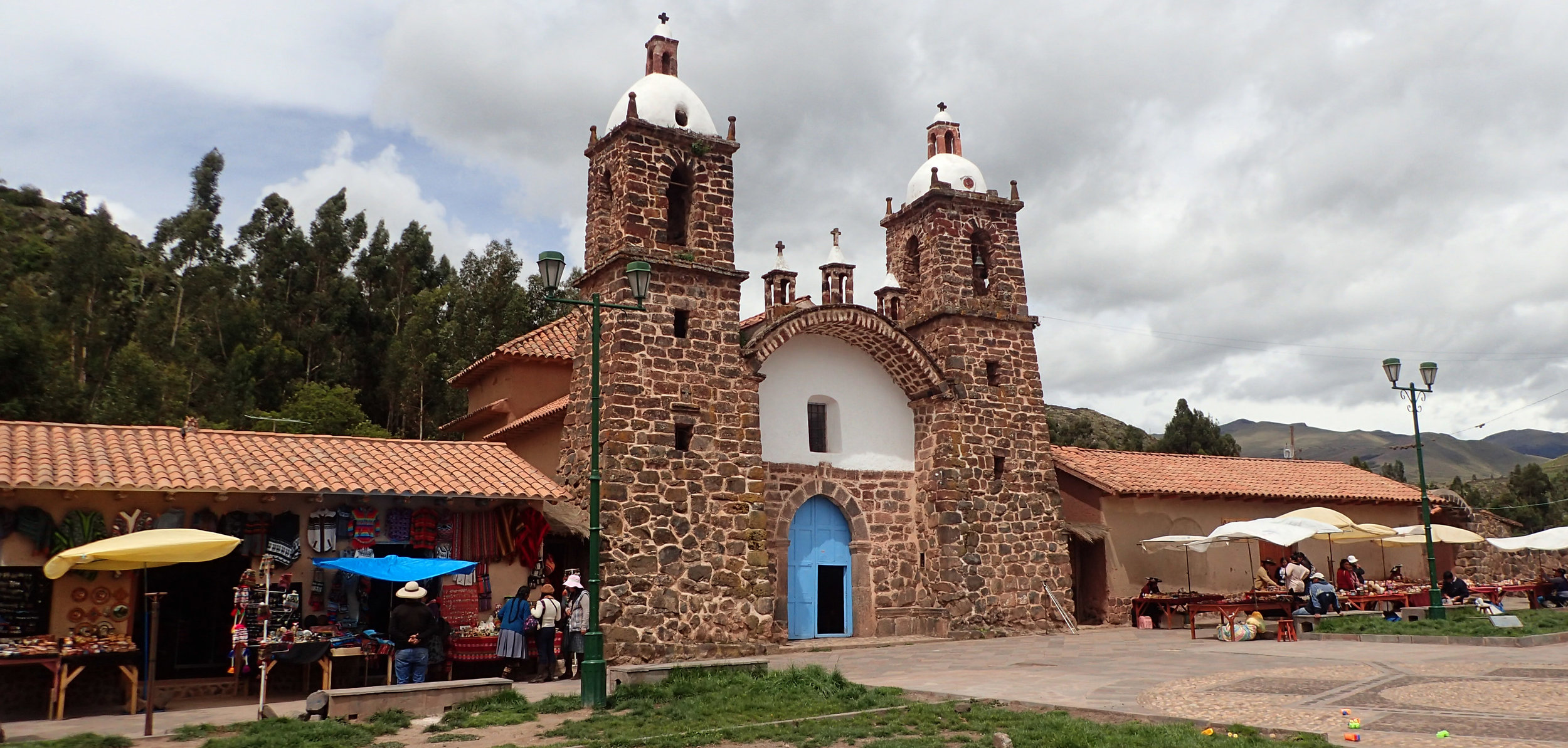 Raqchi Cathedral 3.jpg