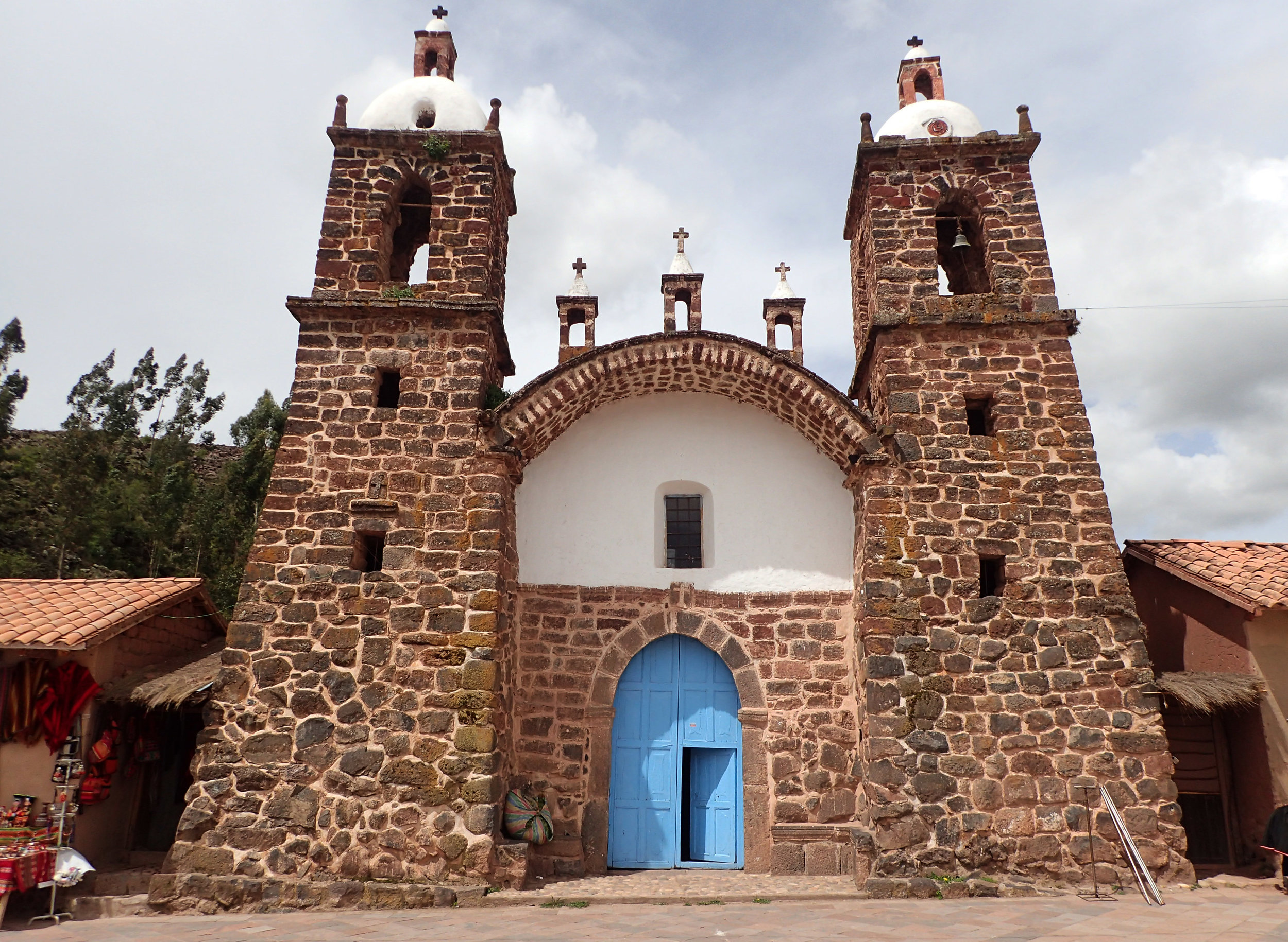 Raqchi cathedral.jpg