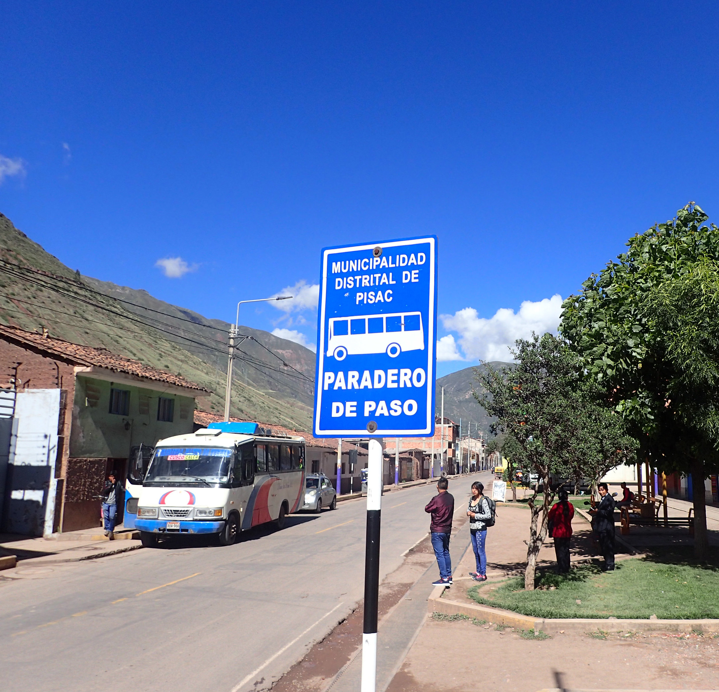 Pisac bus stop.jpg