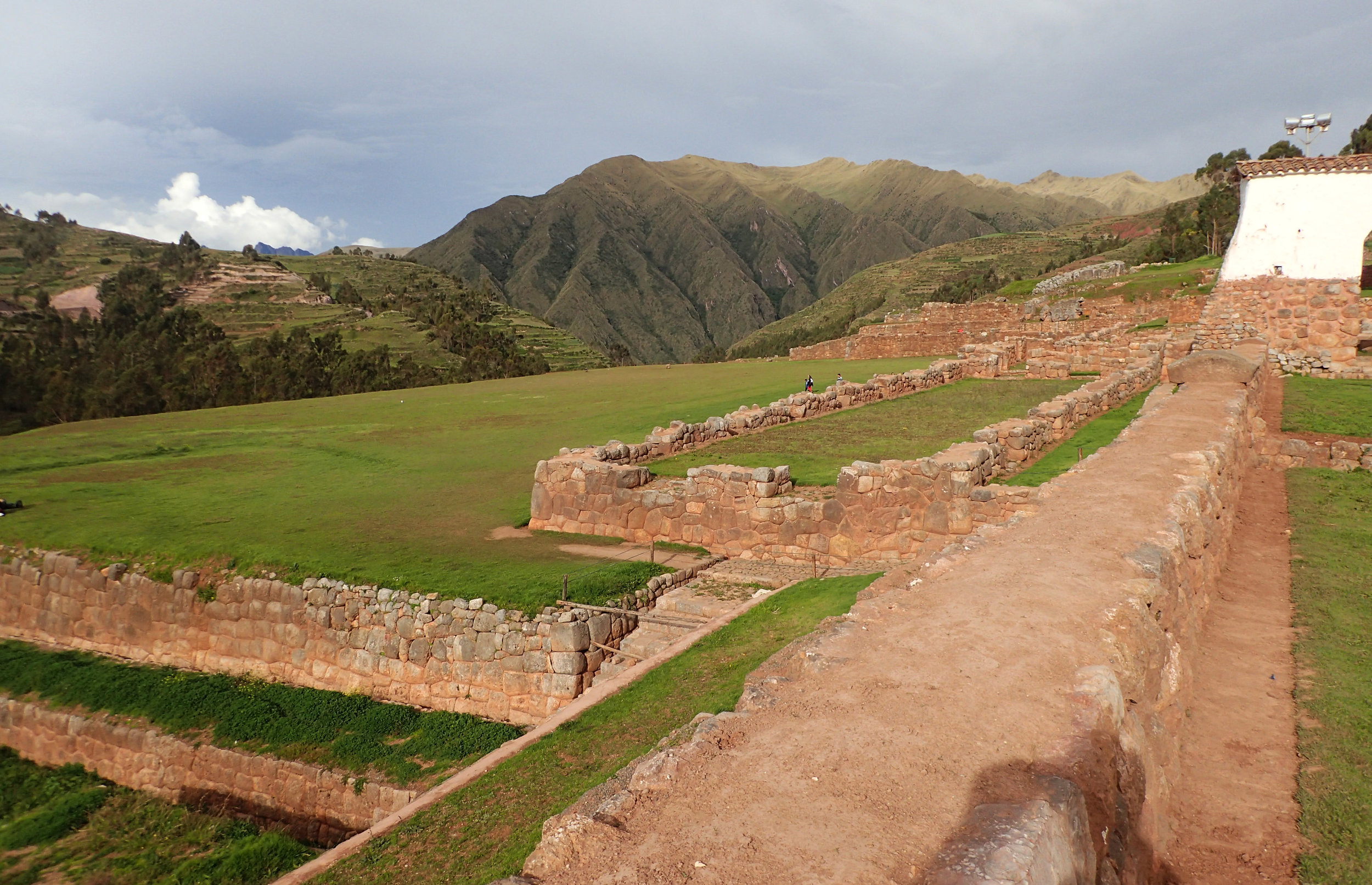 Chinchero ruins.jpg