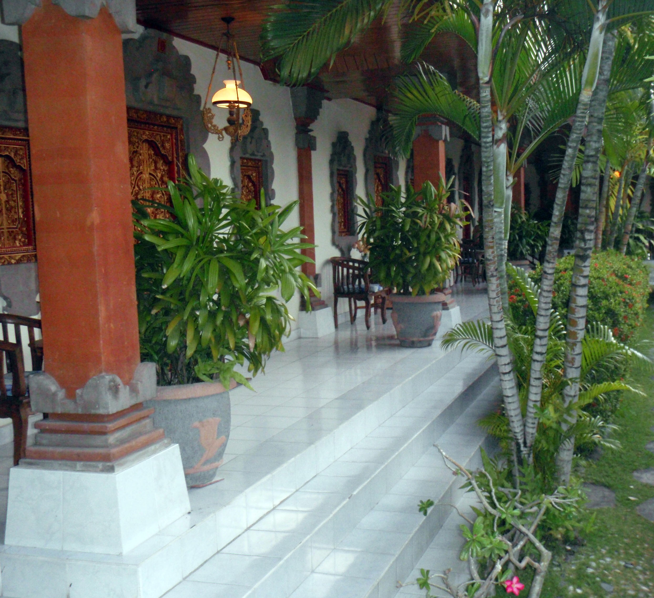 Sanur hotel.jpg