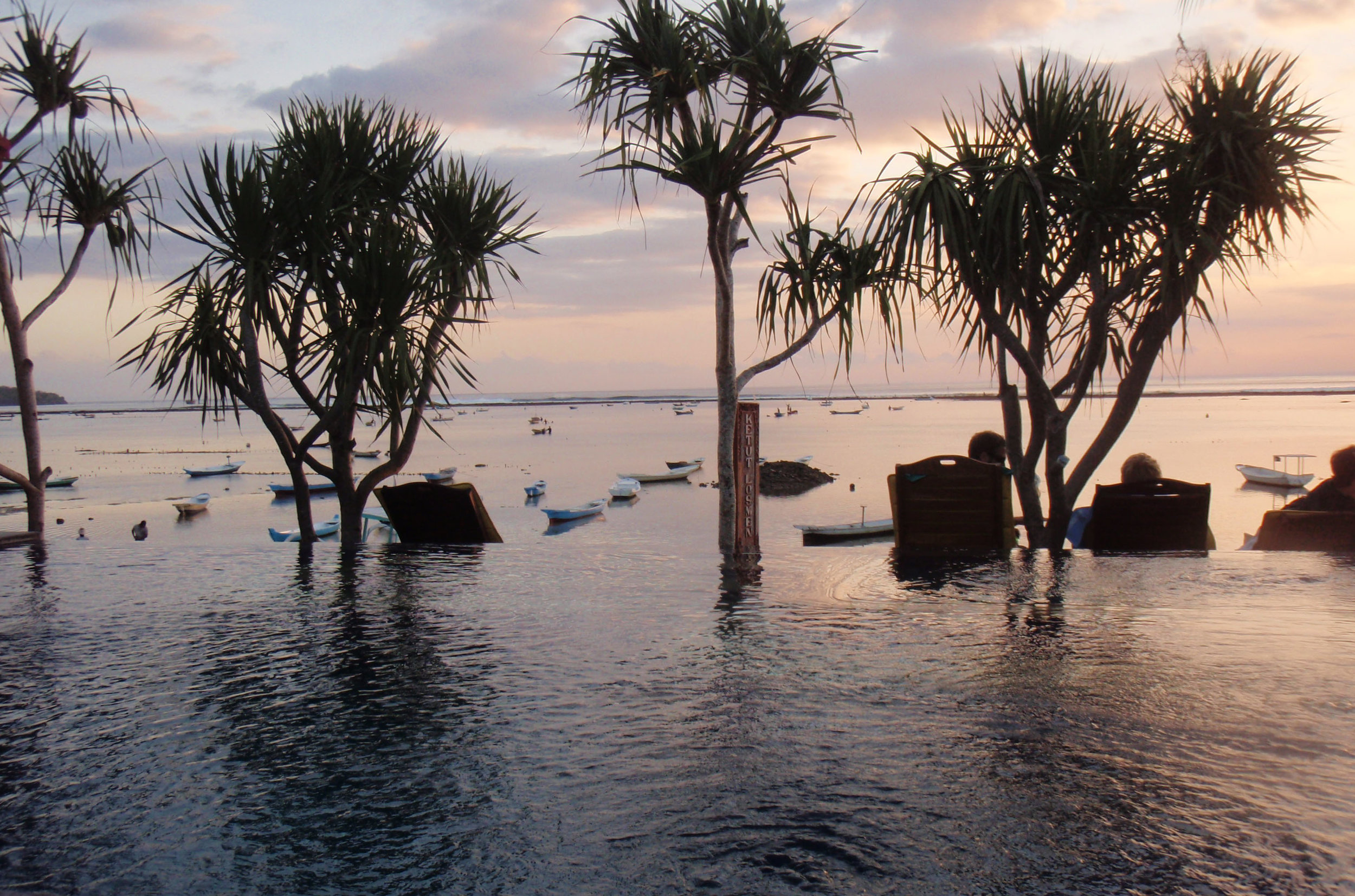 infinity pool merging into ocean.jpg