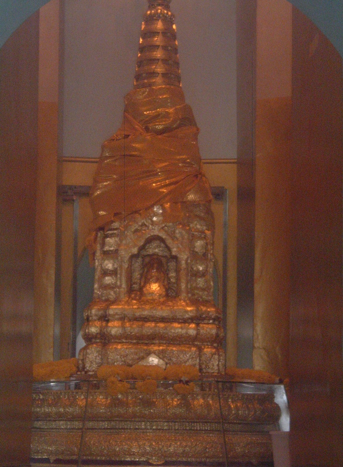 bangkok buddha.JPG