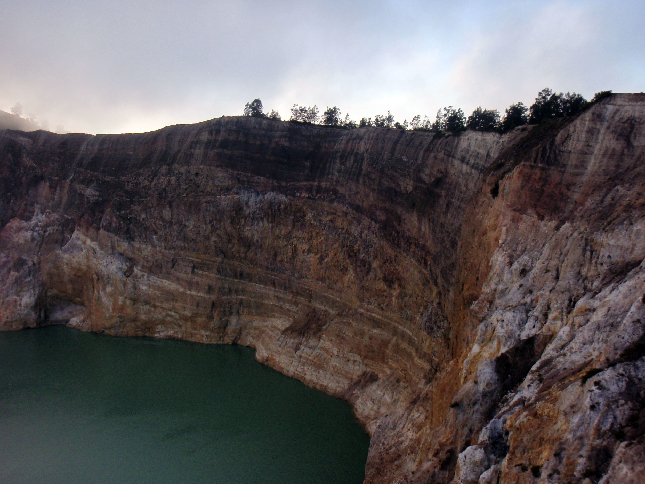 Kelimutu caldera.jpg