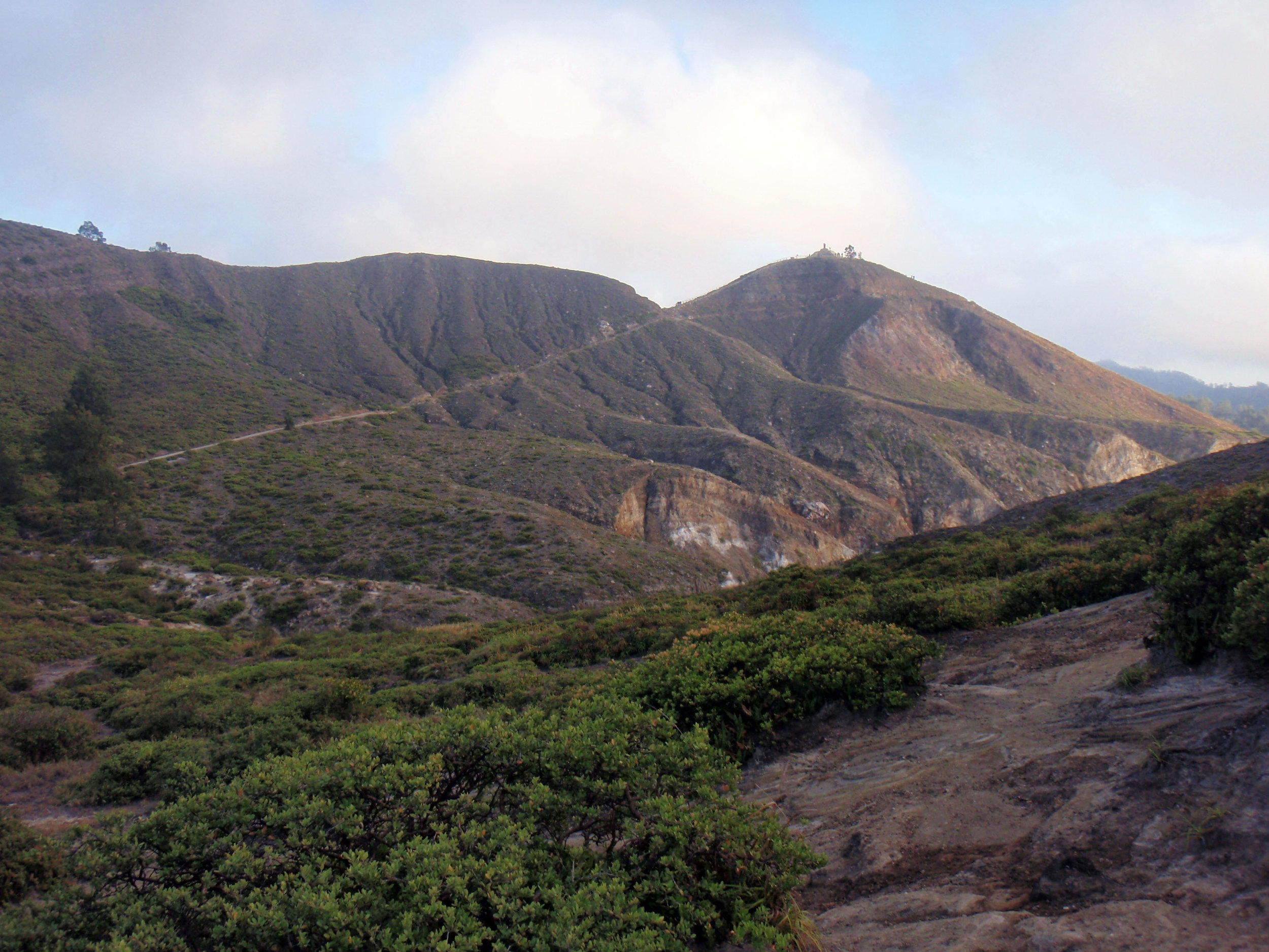 sunrise at Kelimutu.jpg