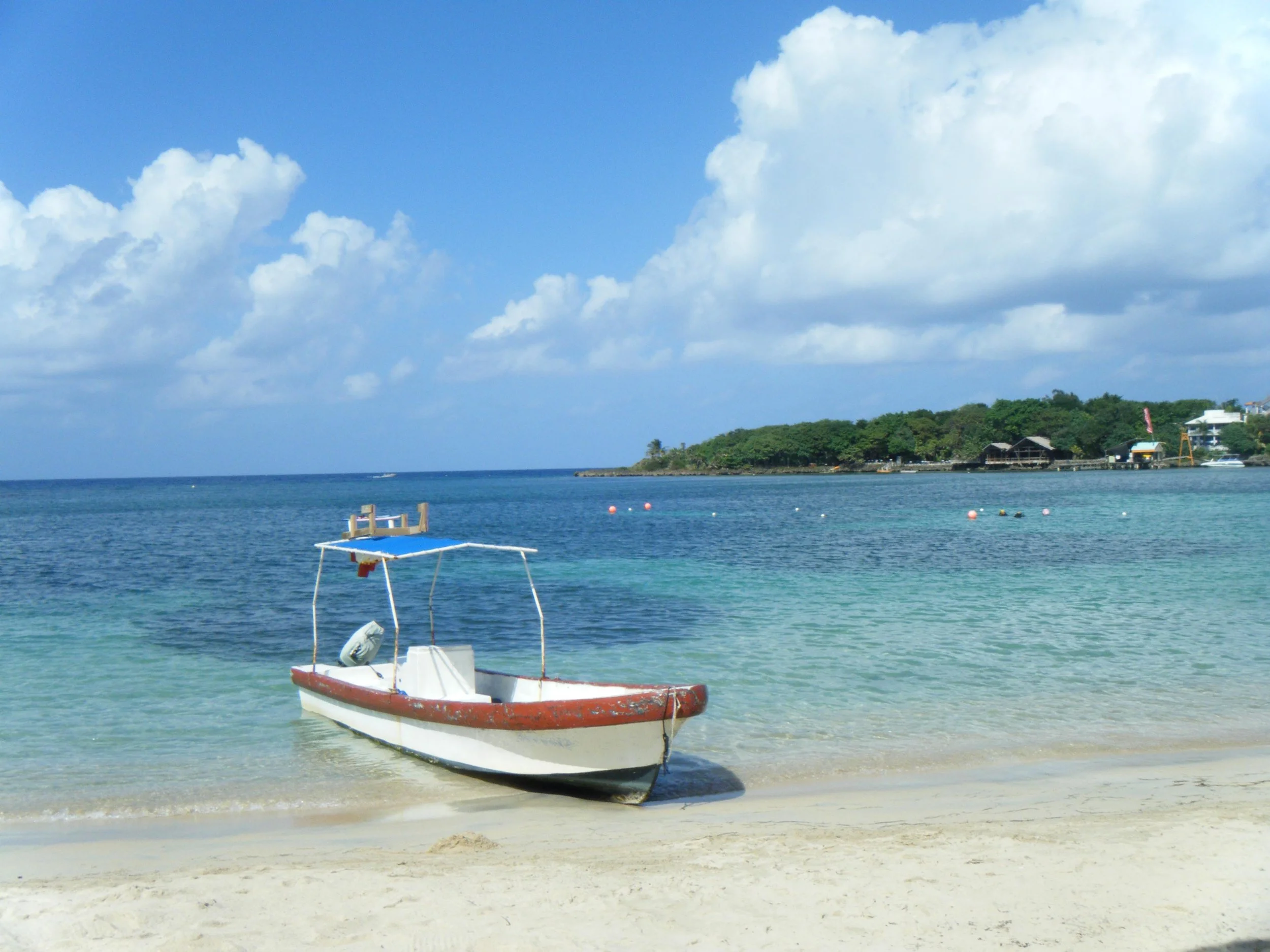 Half Moon Bay, Roatan.jpg