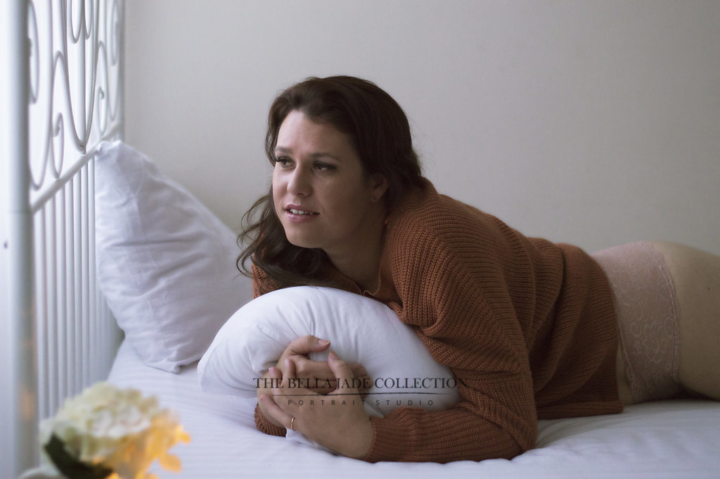 bedroom-session-phoenix-boudoir-the-bella-jade-collection