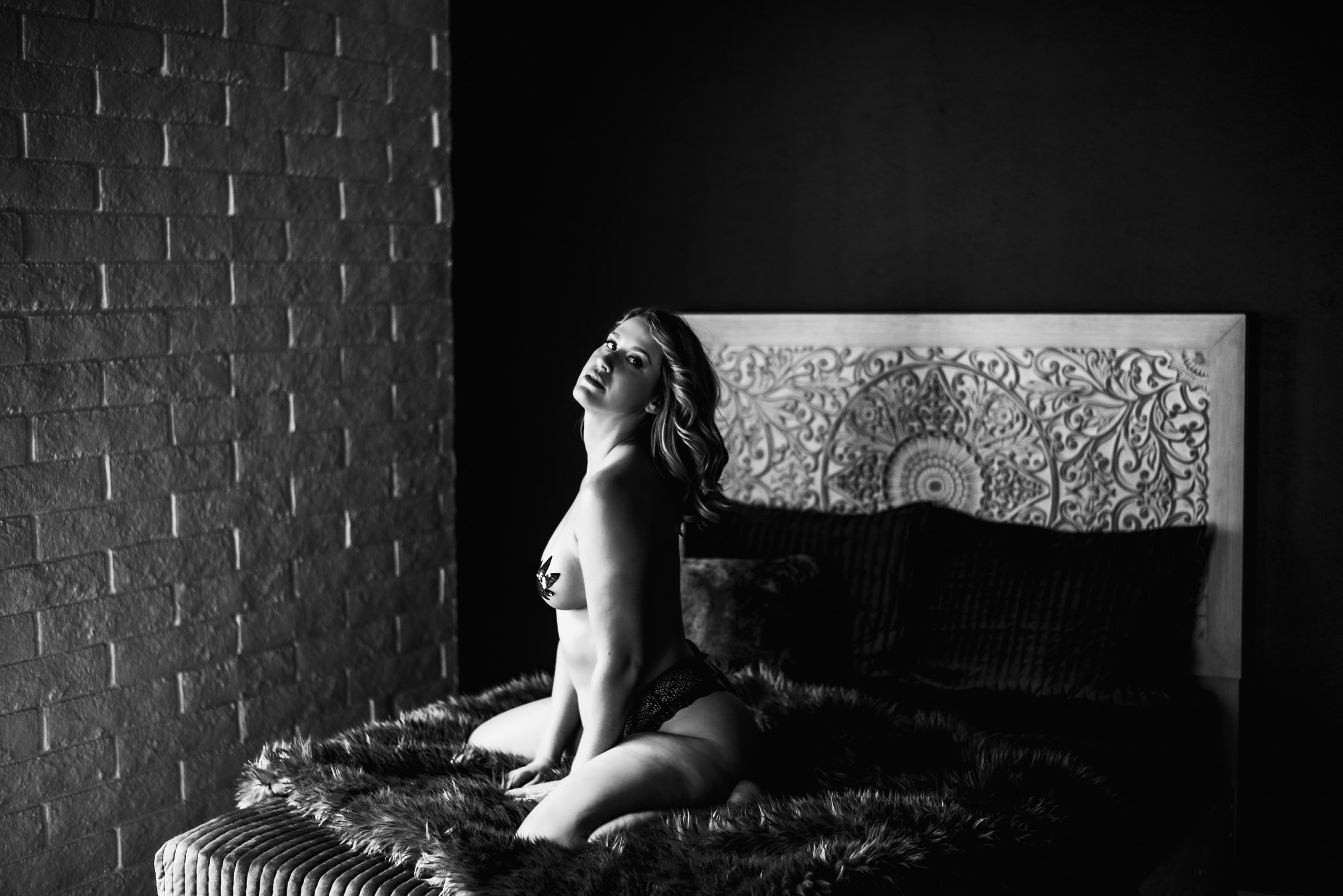 420 boudoir photos in black and white