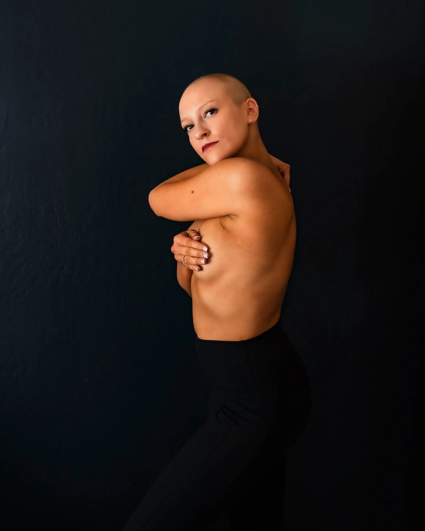 🎀You&rsquo;ve survived seasons that tried to shrink you.
You carried the weight, kept going, showed up&mdash;even when no one saw how hard it was.
This isn&rsquo;t about becoming something new.
It&rsquo;s about remembering the woman you were before 