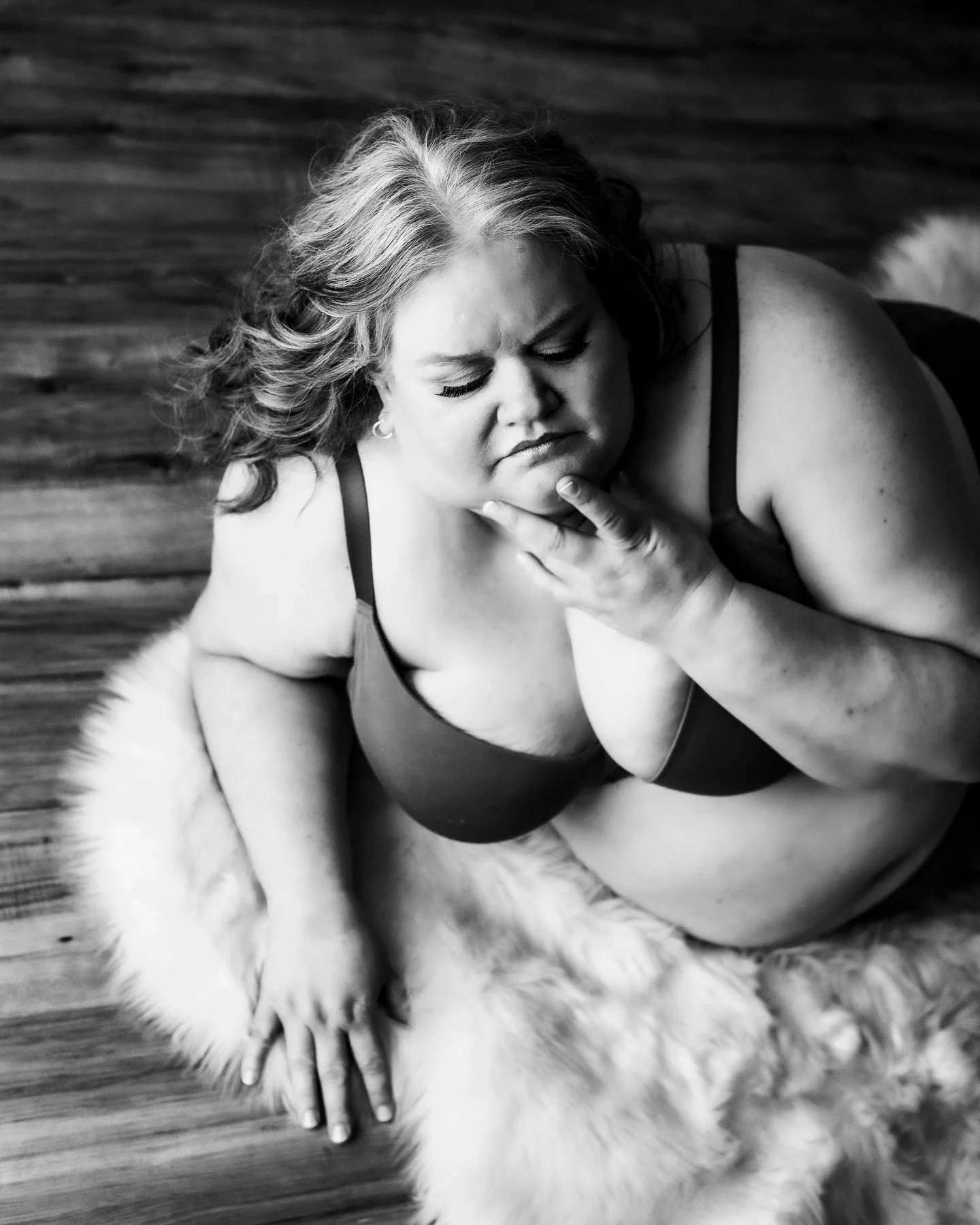 This year, you stop waiting for permission.
You choose yourself&mdash;fully, boldly, unapologetically.
This boudoir shoot doesnt have to be for anyone else&rsquo;s gaze&hellip; it&rsquo;s for the woman who&rsquo;s ready to see herself differently. To