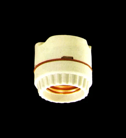 PORCELAIN MEDIUM BASE SOCKET