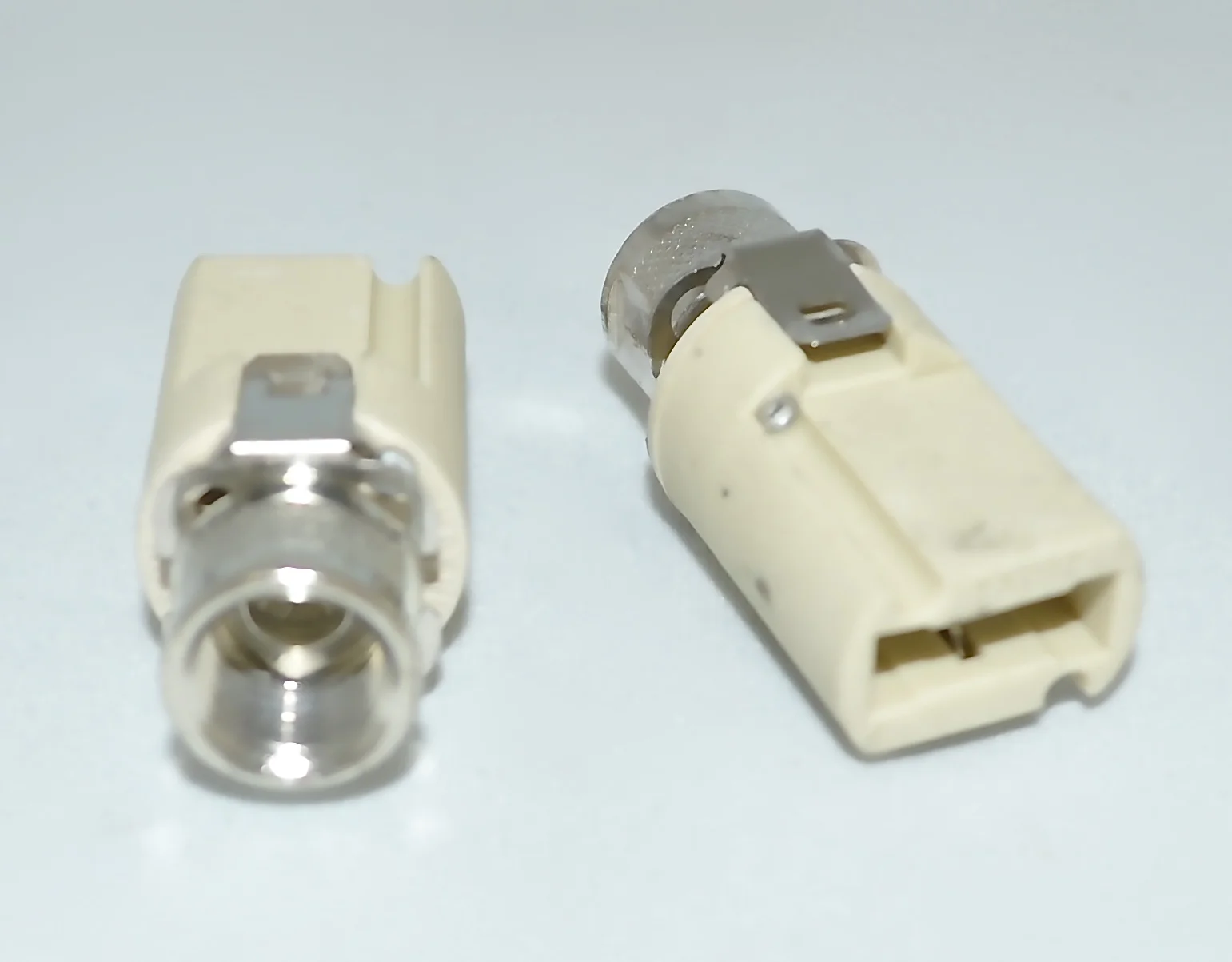 G9 HALOGEN SOCKET