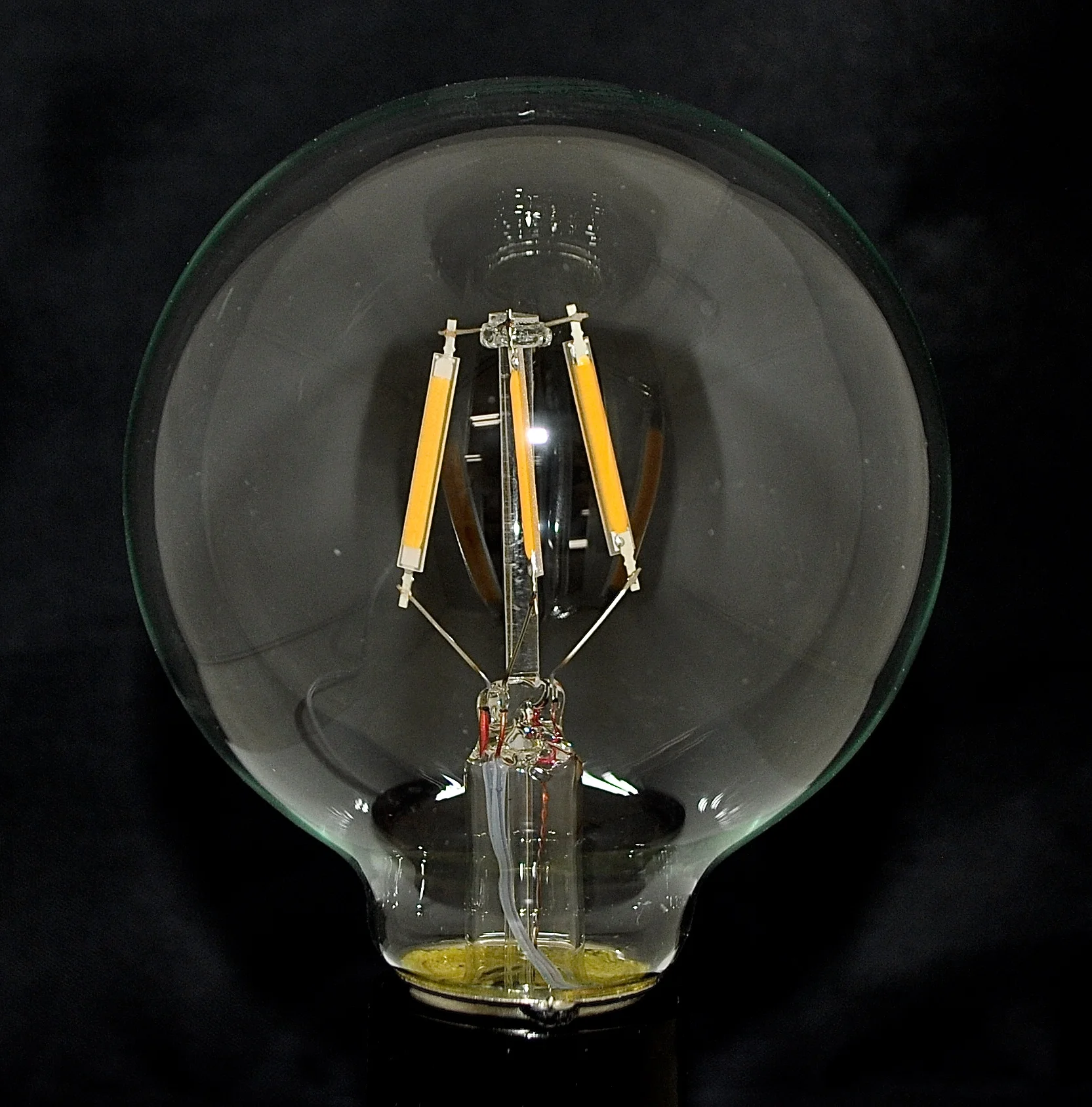 LED G25 LIGHT BULB