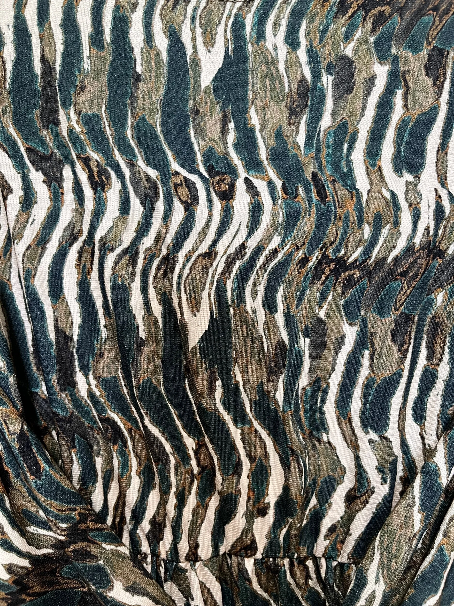 EC75FAC2-EF71-440E-94B3-86512844EBFC