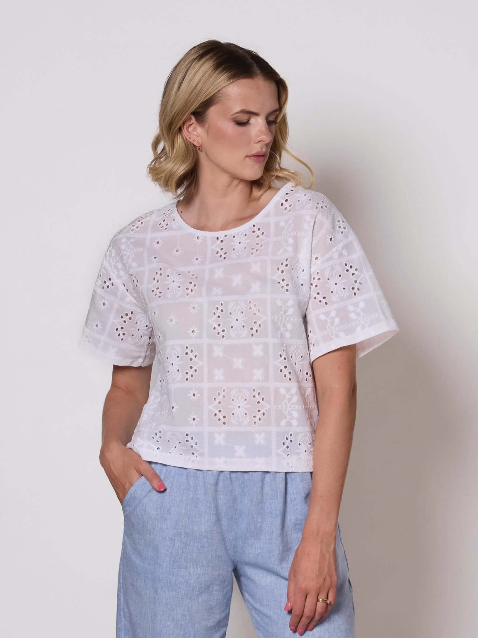 Our newest top for the summer. 100% cotton ❤️

I love this top so much, I&rsquo;ll be adding a few extra colours this summer. Currently available in white patchwork, royal blue daisy and beige daisy.
