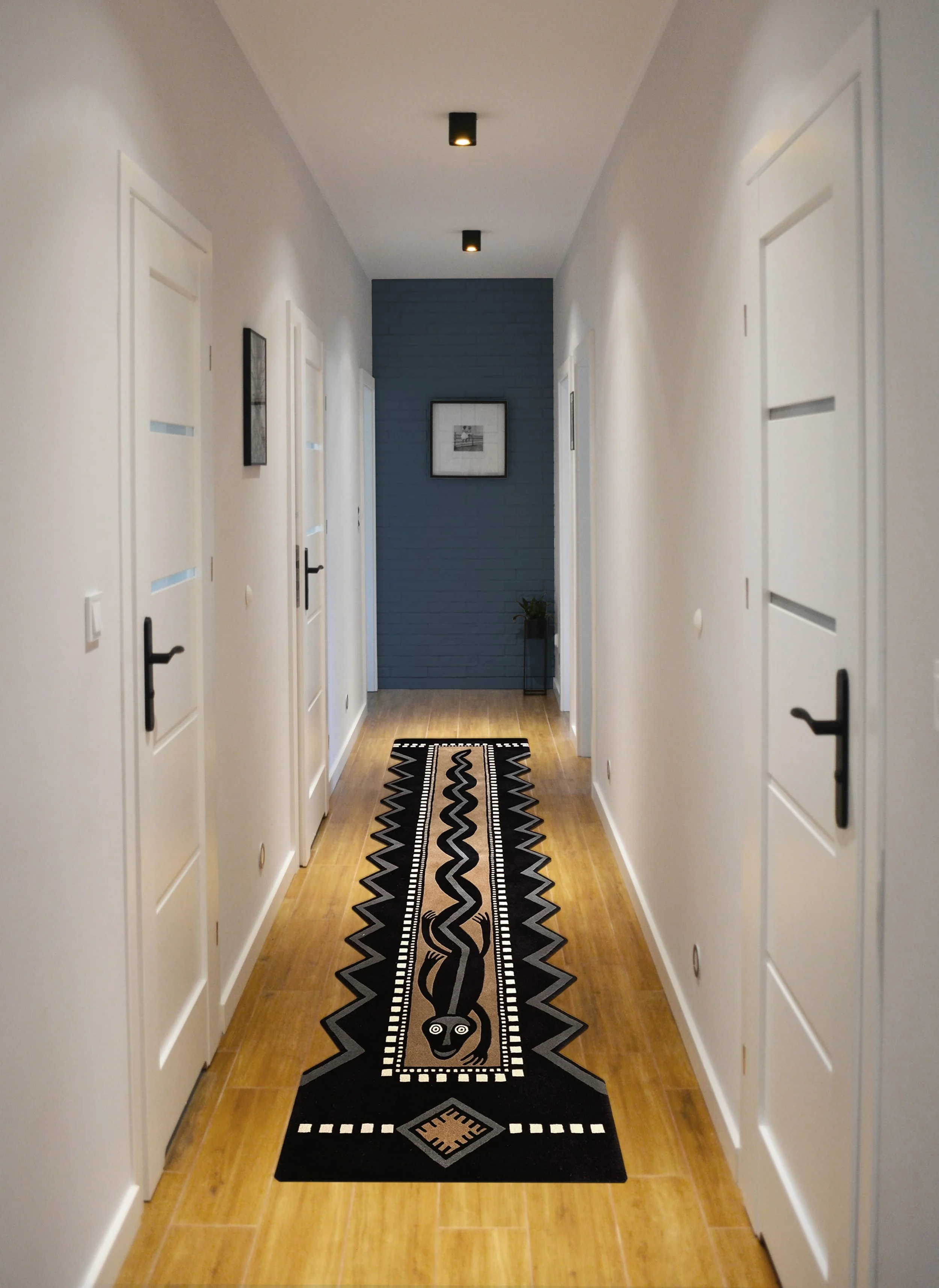 skink-runner-taupe_in-situ_2 2.jpg