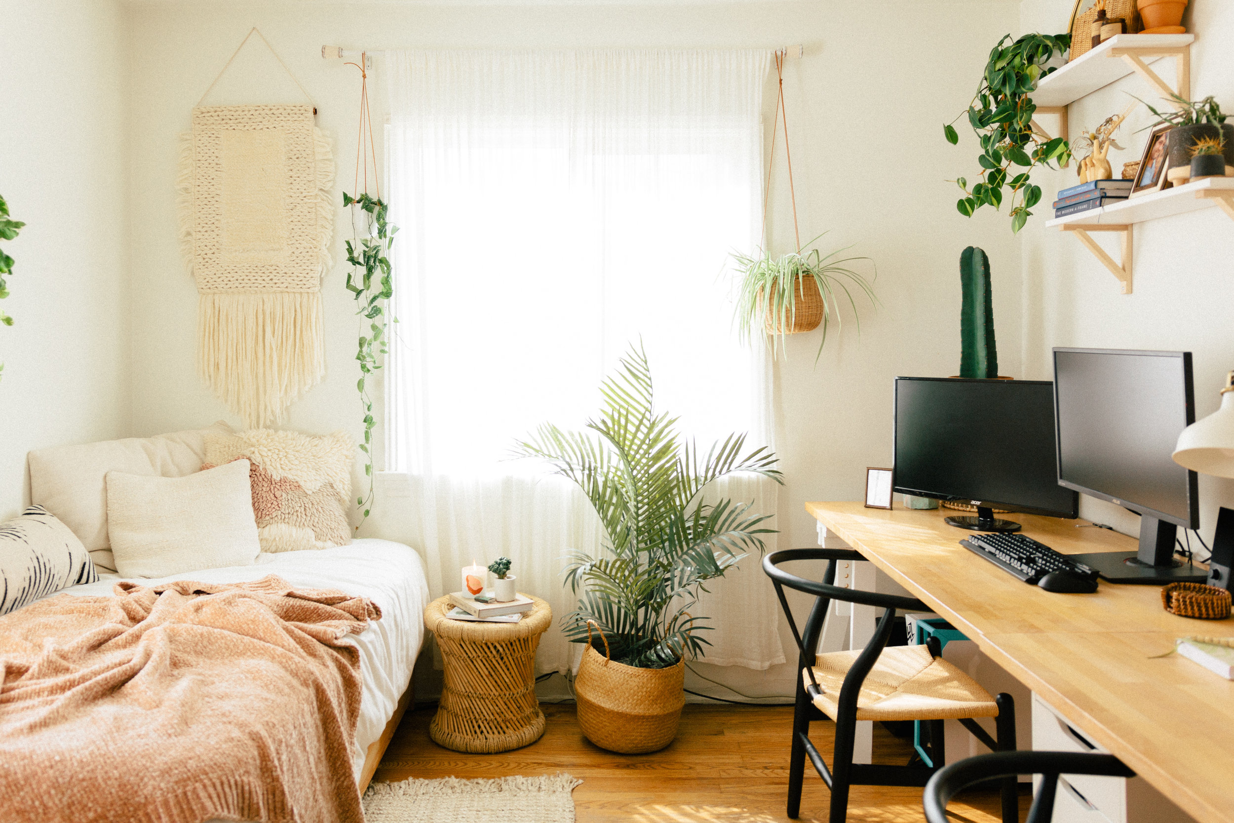 3 Simple Must-Haves for an Office/ Guest Room Combination