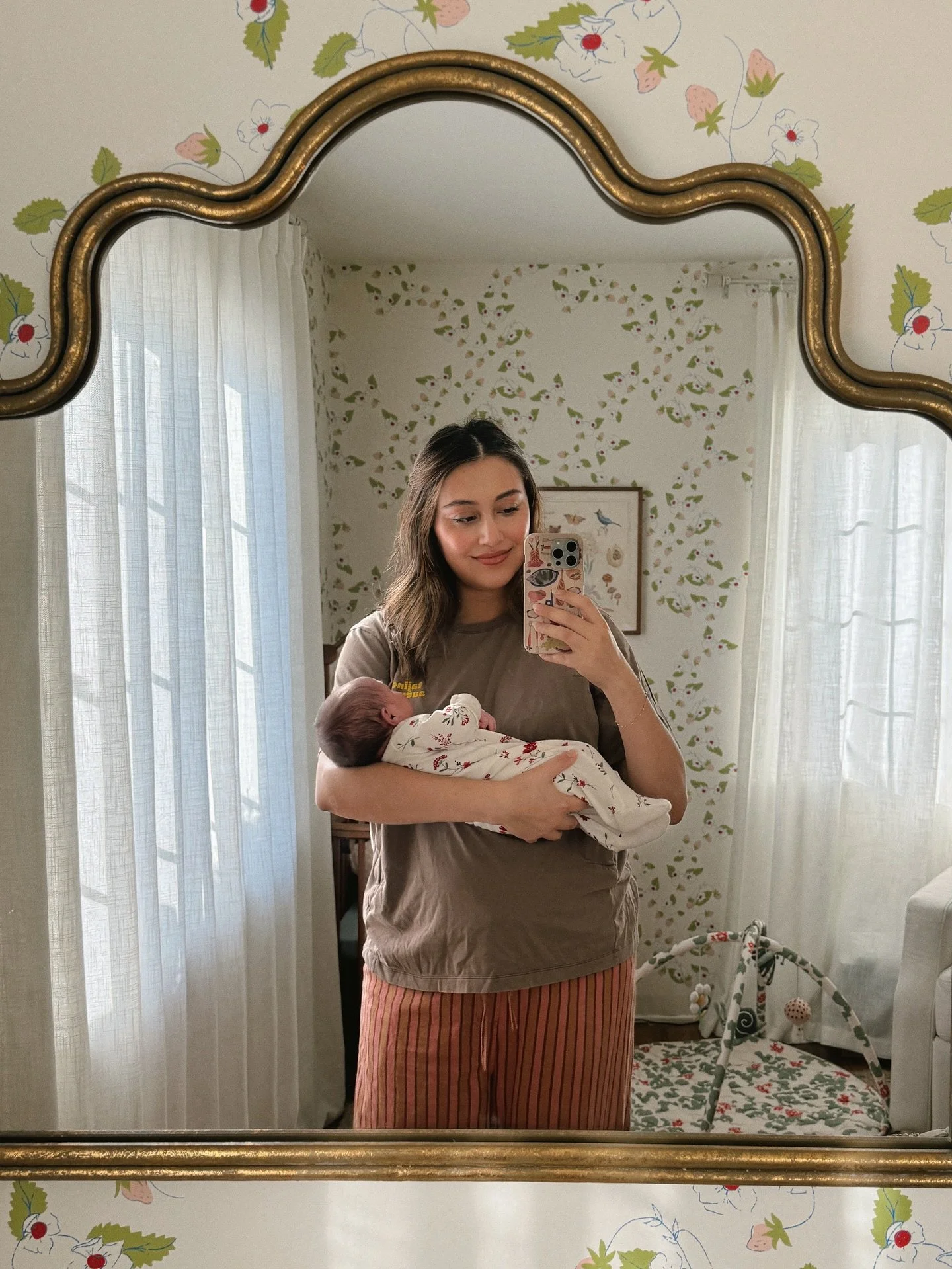 september in my camera roll 🤍

1. my little e 🪿
2-3. celebrating the new collection from @joonloloi x @lonefoxhome ✨
4. our last night out before she arrived 😌 @chelsearestaurantsm 
5. the end of the bump fits 👋🏼
6. 1 day old 🫶🏼
7. hot dad wal