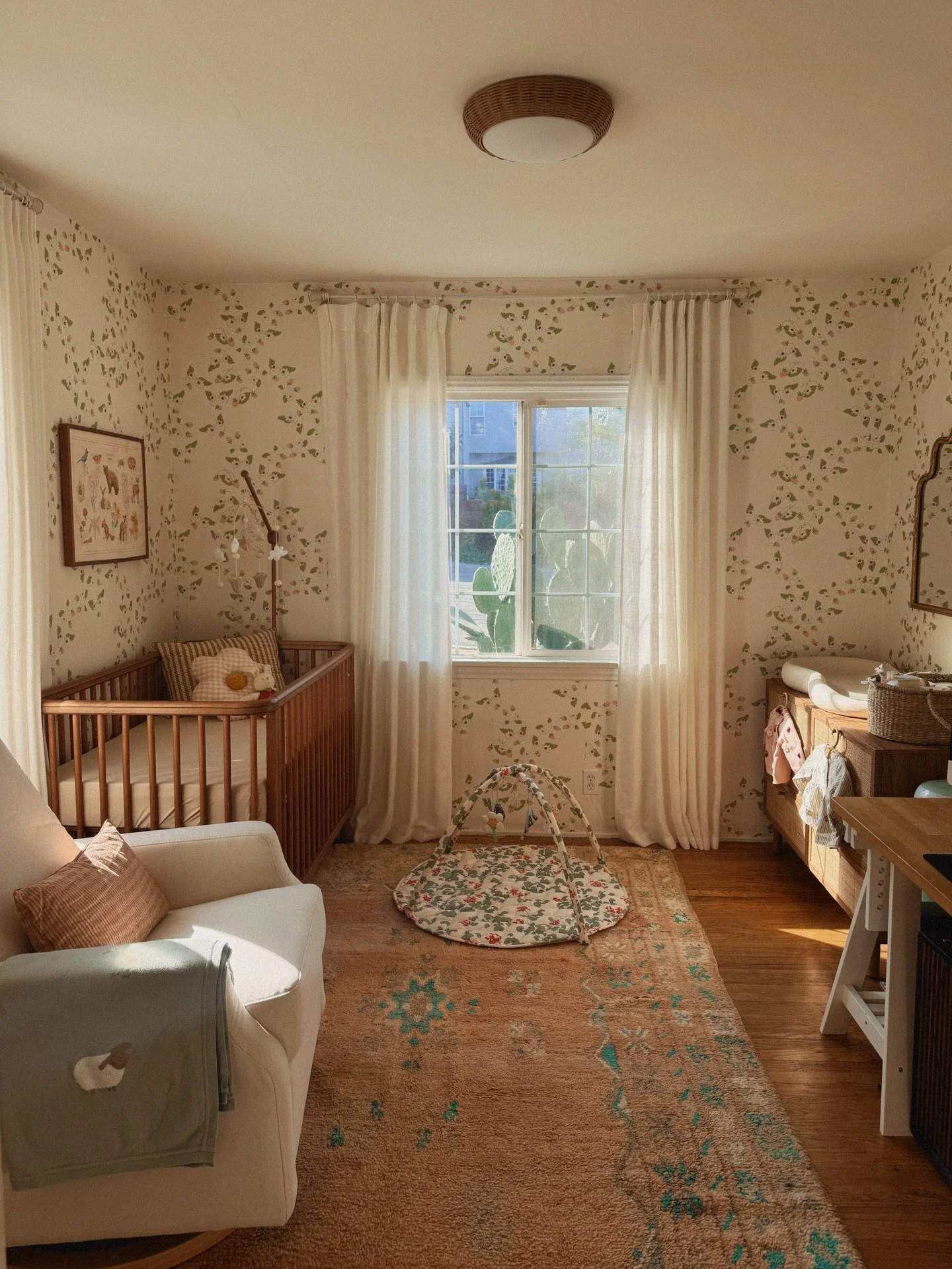 january in my camera roll 🤎

cozy time at home, happy morning wake ups, @sezane fits, sweetest birthday party (ily @theegreatgabs), neighborhood strolls, 4 months old, &amp; winter days that feel like summer ✨