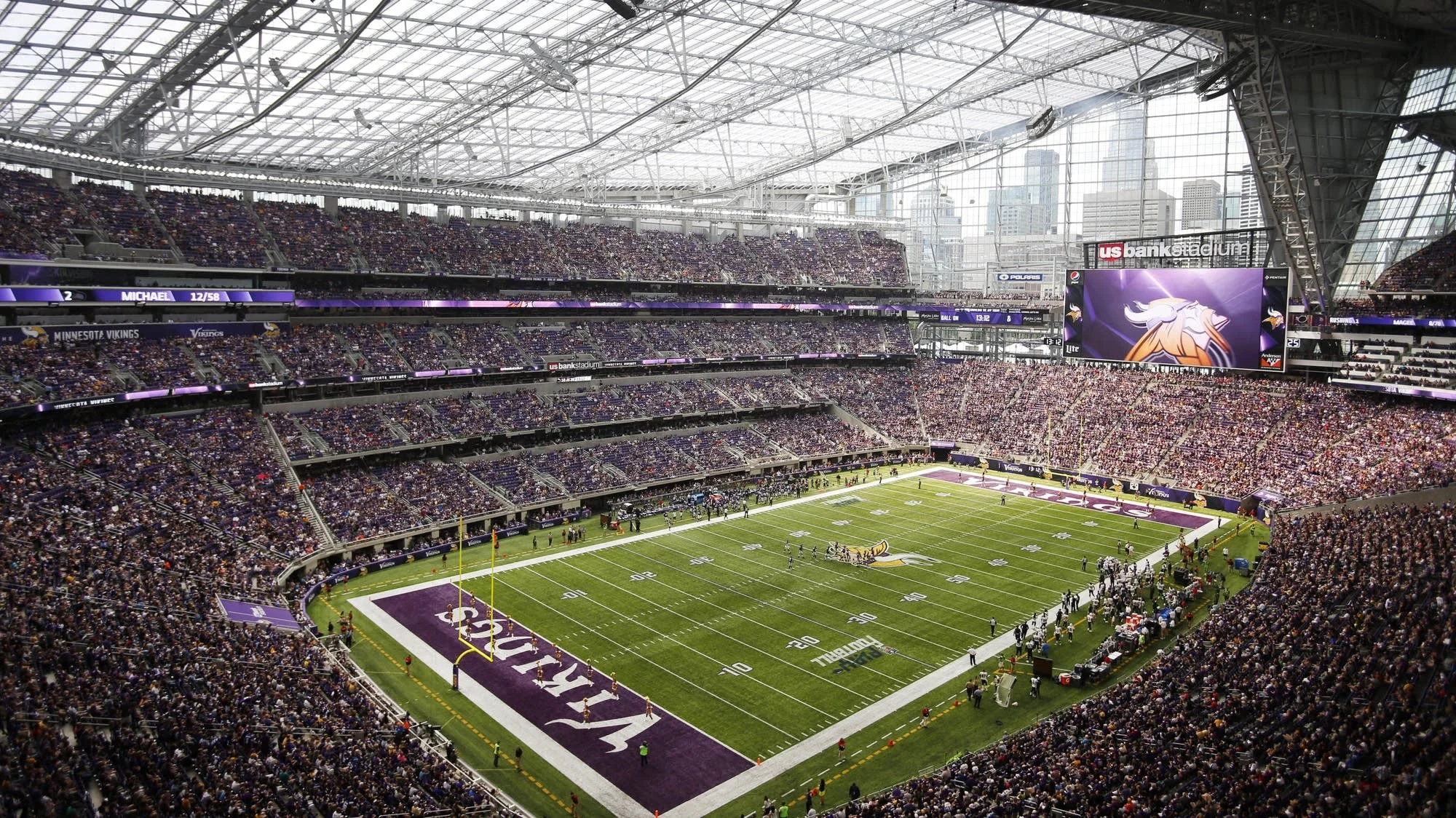 2c0d2b-20160828-vikes01.jpg