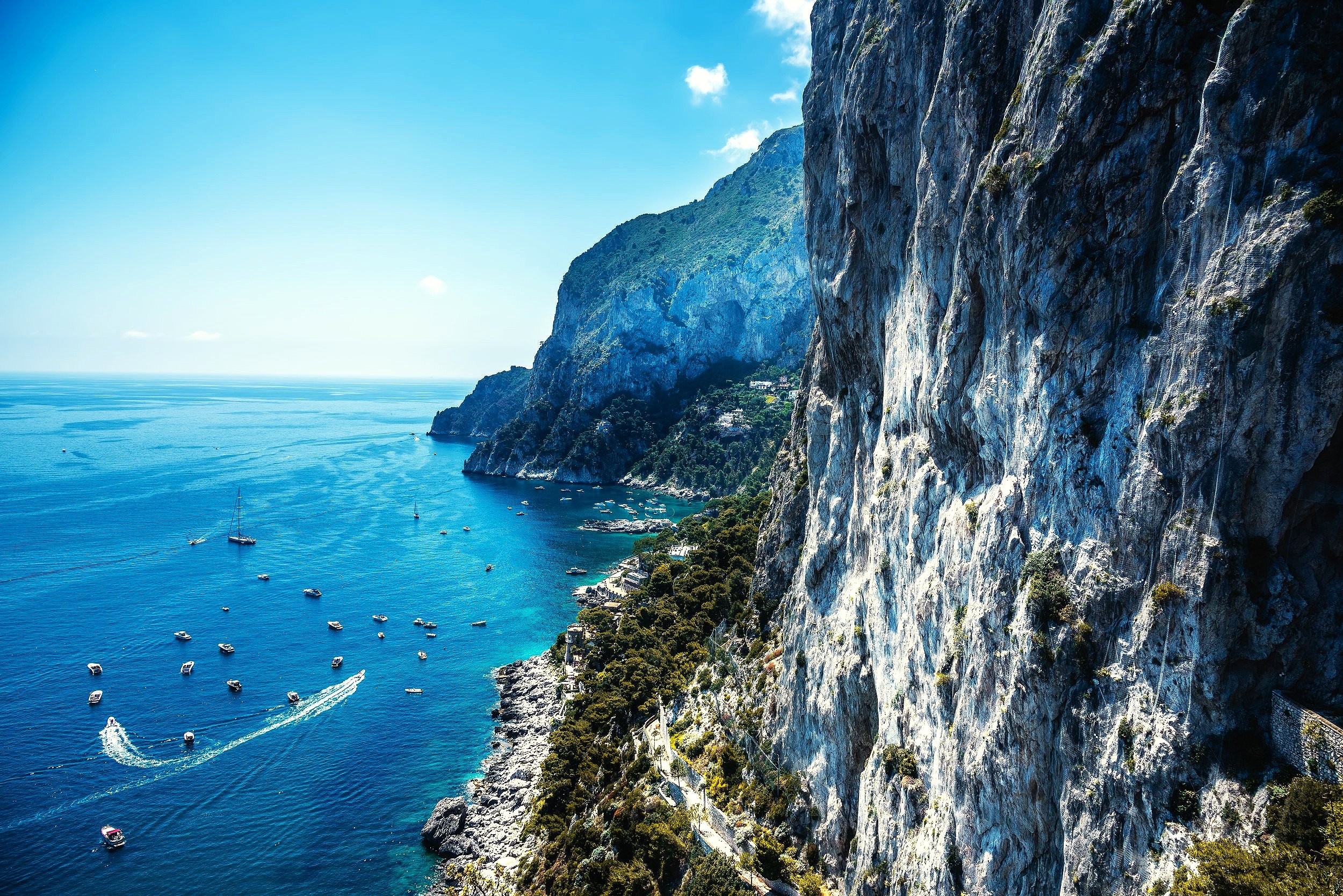 Capri+%7C+Italy+%7C+Cliffs+%7C+Sea+%7C+Yachts+%7C+Astute+Aviation.jpg