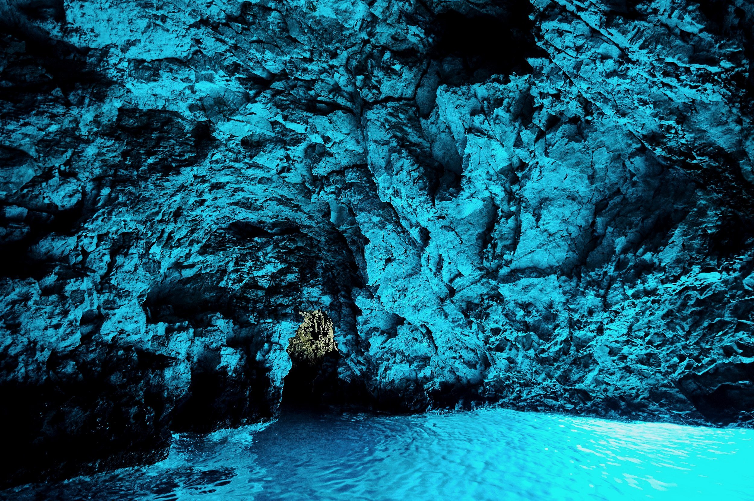 Blue+Cave+%7C+Capri+%7C+Italy+%7C+Astute+Aviation.jpg