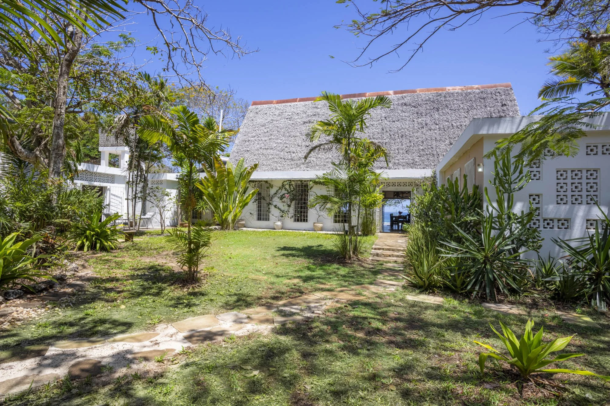 Holiday home tiwi beach.jpg
