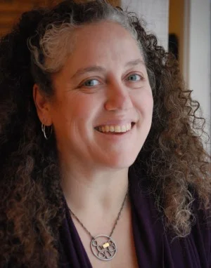 Lisa Arhontes-Marshall, Queen Bee. Beehive Development